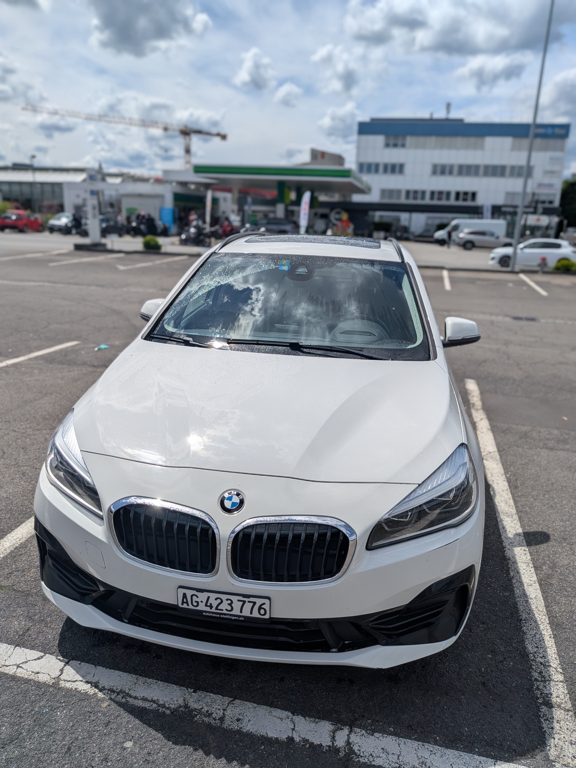 BMW 225xe-image-0