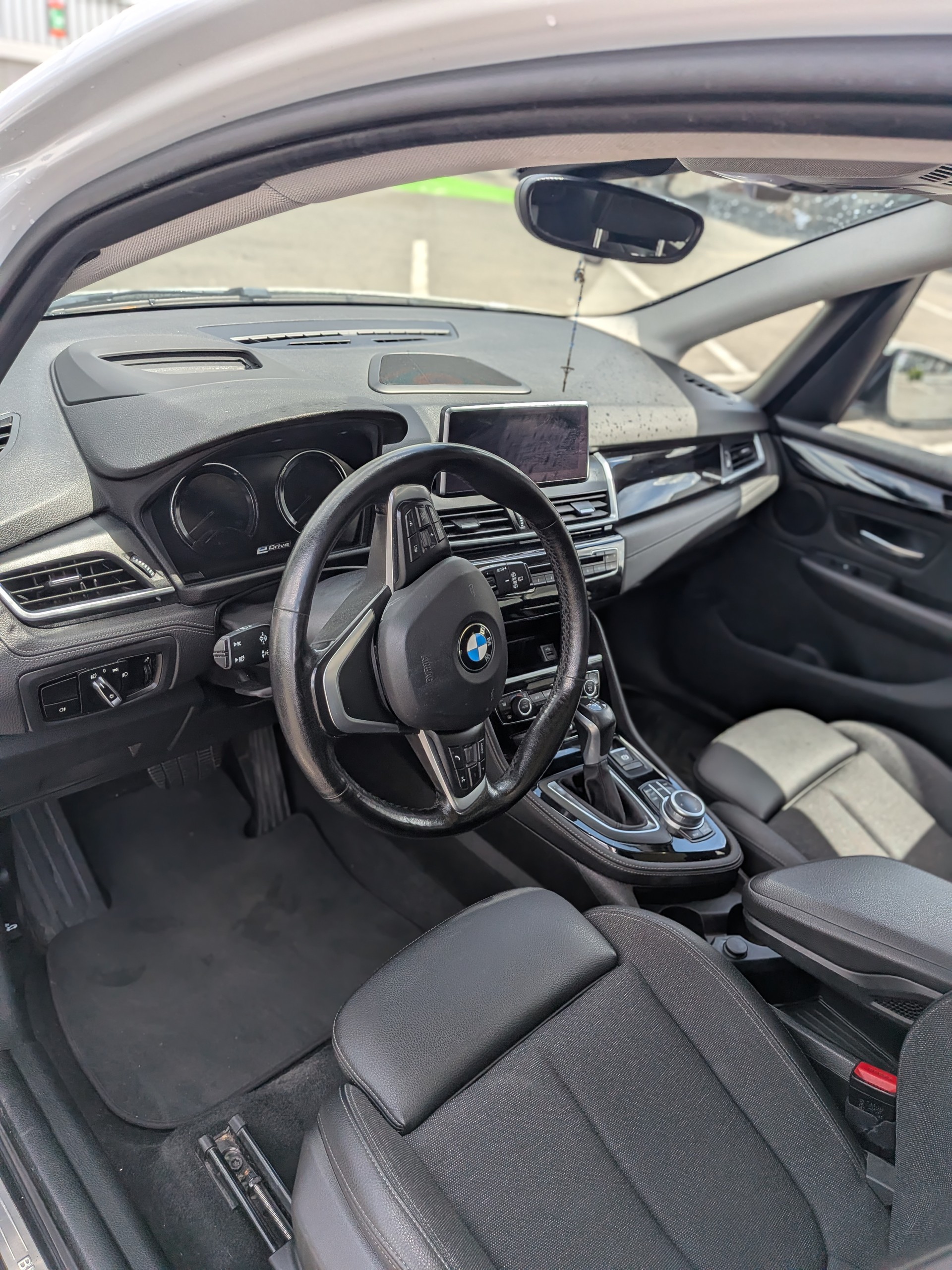 BMW 225xe-image-4