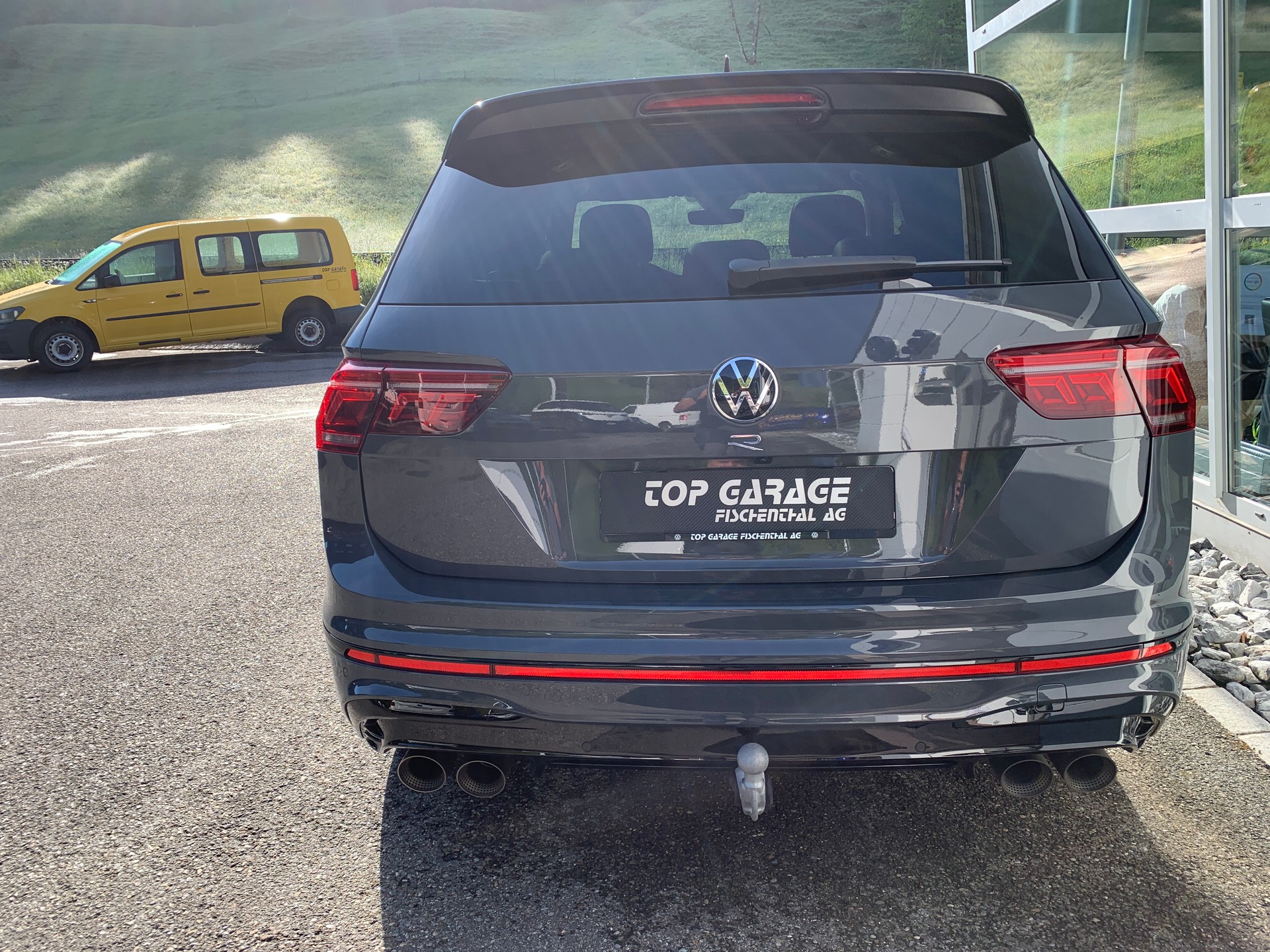 VW Tiguan 2.0TSI R 4Motion DSG-image-5
