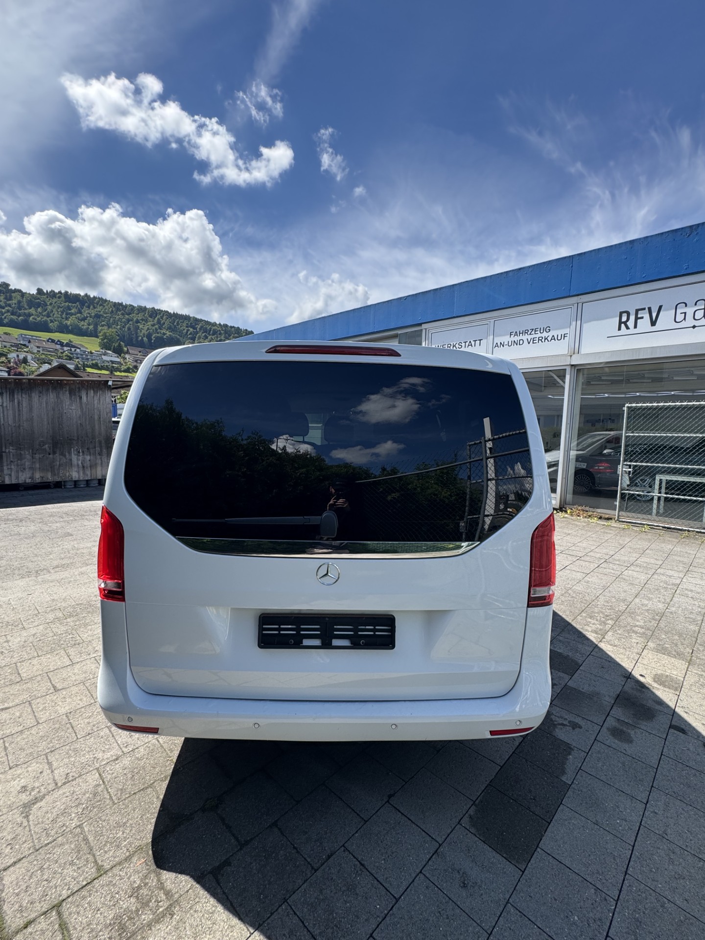 MERCEDES-BENZ V 250 d BlueTec lang 4matic-image-3
