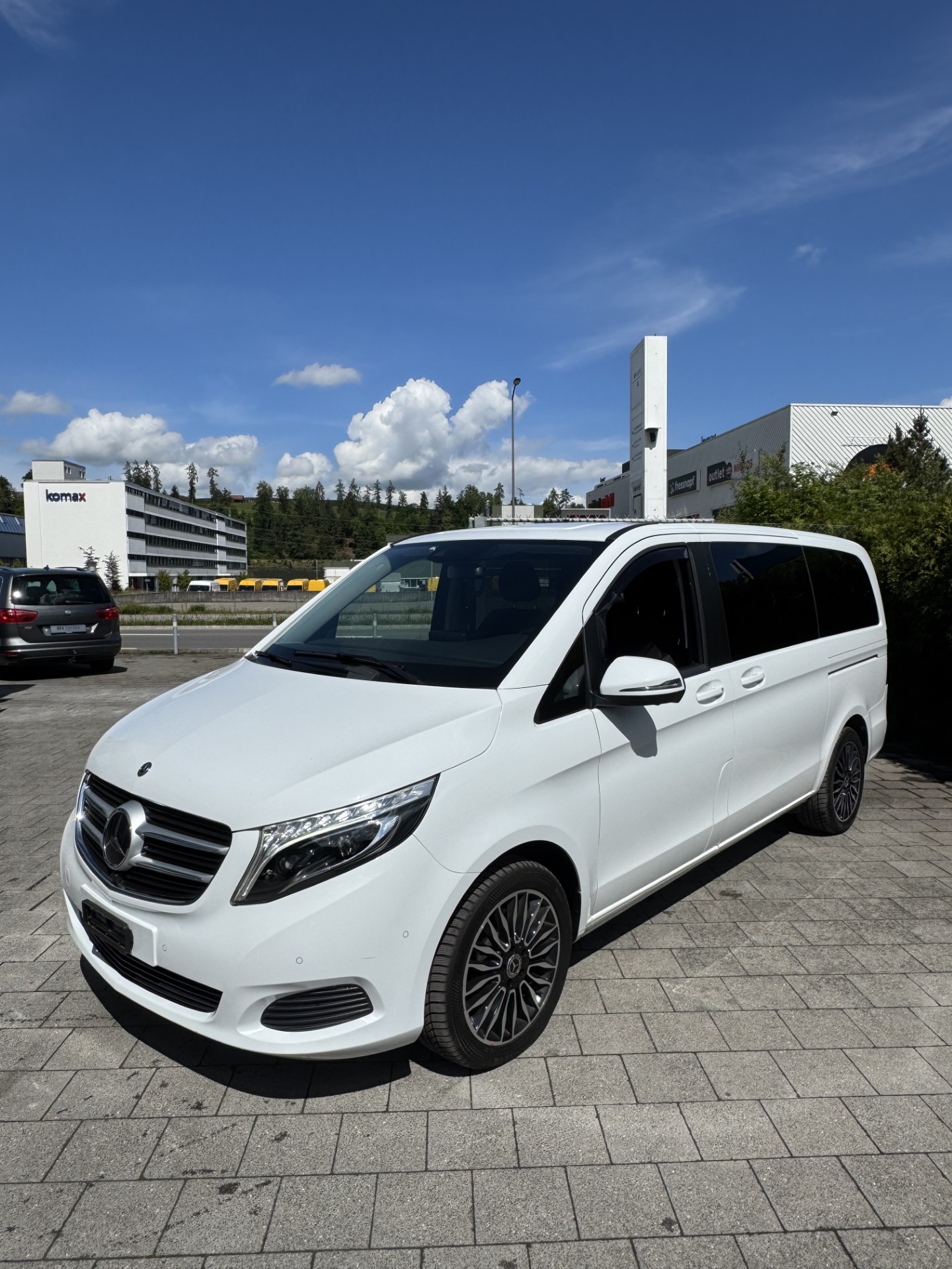 MERCEDES-BENZ V 250 d BlueTec lang 4matic-image-2