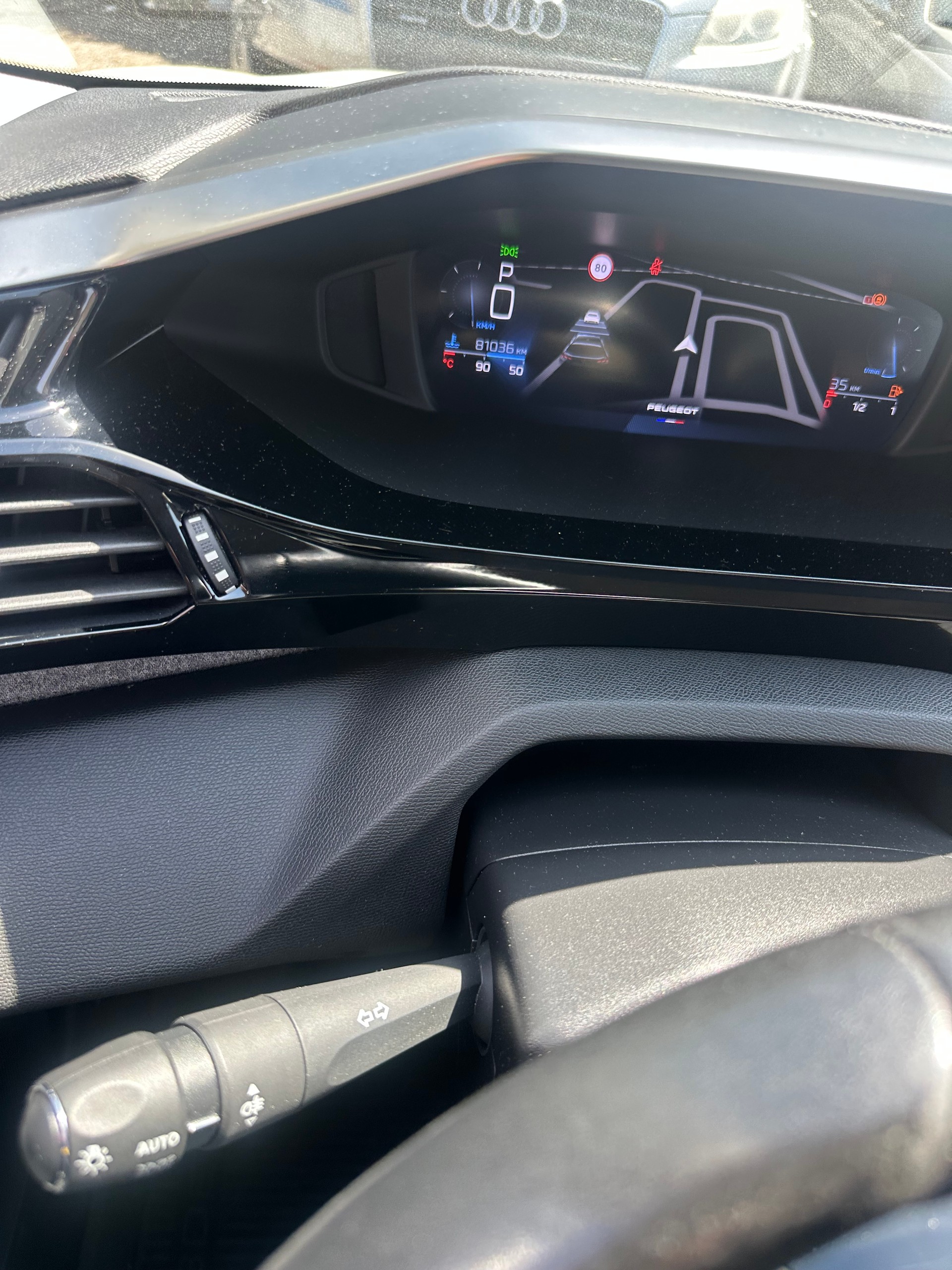 PEUGEOT 308 SW 1.5 BlueHDI Allure EAT8-image-10