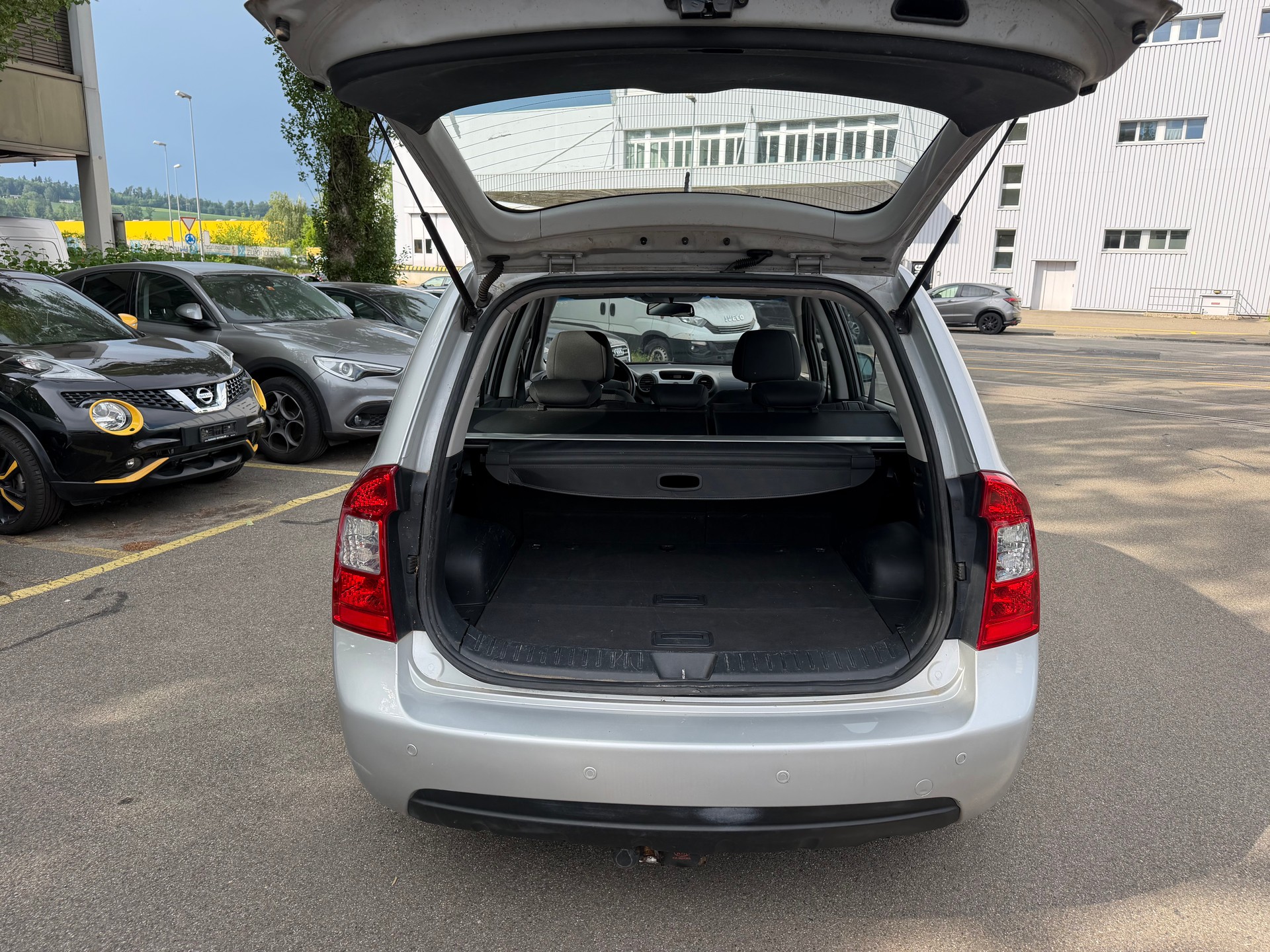 KIA Carens 2.0 CRDi Classic-image-8