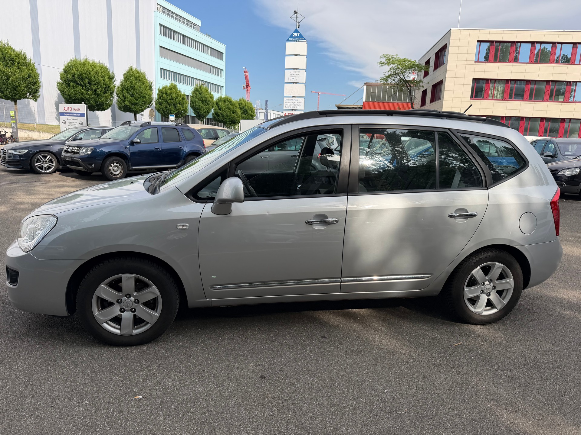 KIA Carens 2.0 CRDi Classic-image-4