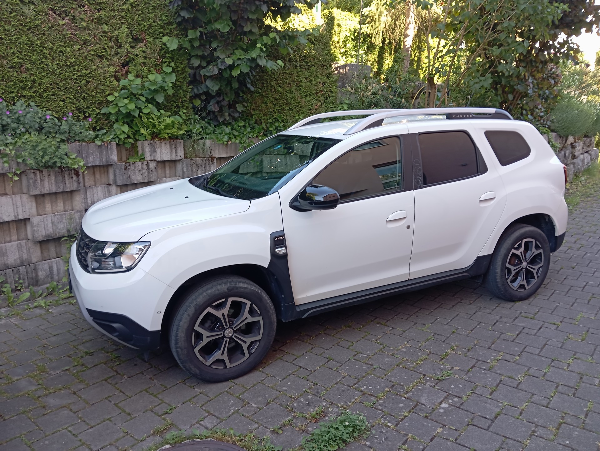 DACIA 1.5 Blue dCi Celebration 4WD-image-0