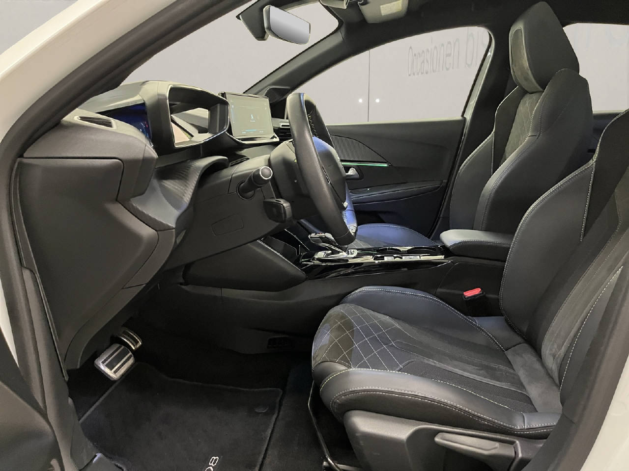 PEUGEOT 208-image-6