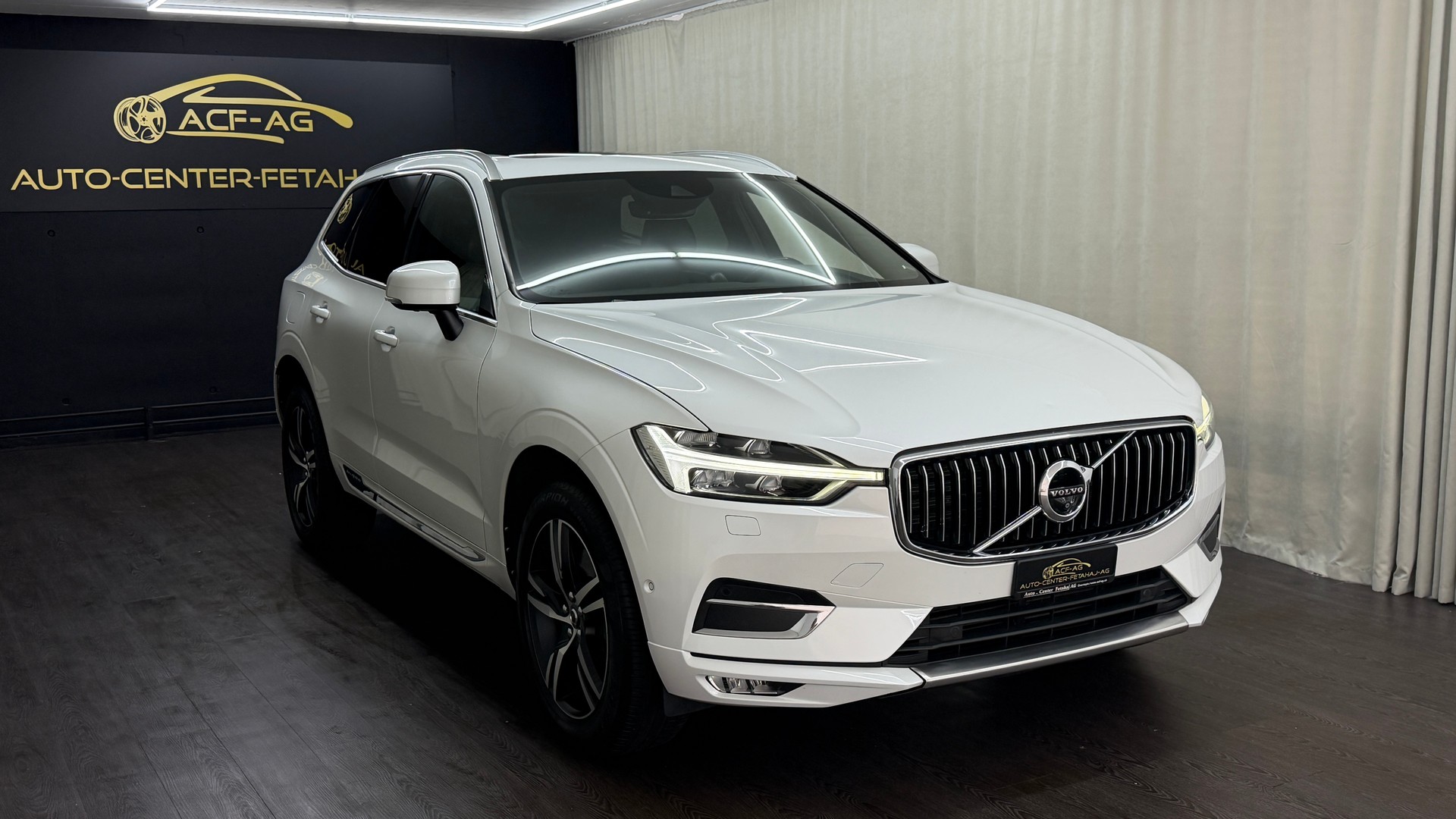 VOLVO XC60 D5 AWD Inscription Geartronic-image-2