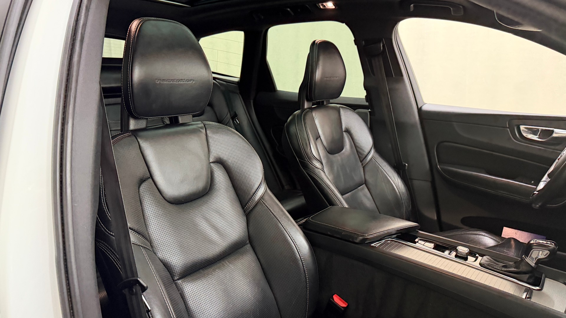 VOLVO XC60 D5 AWD Inscription Geartronic-image-11