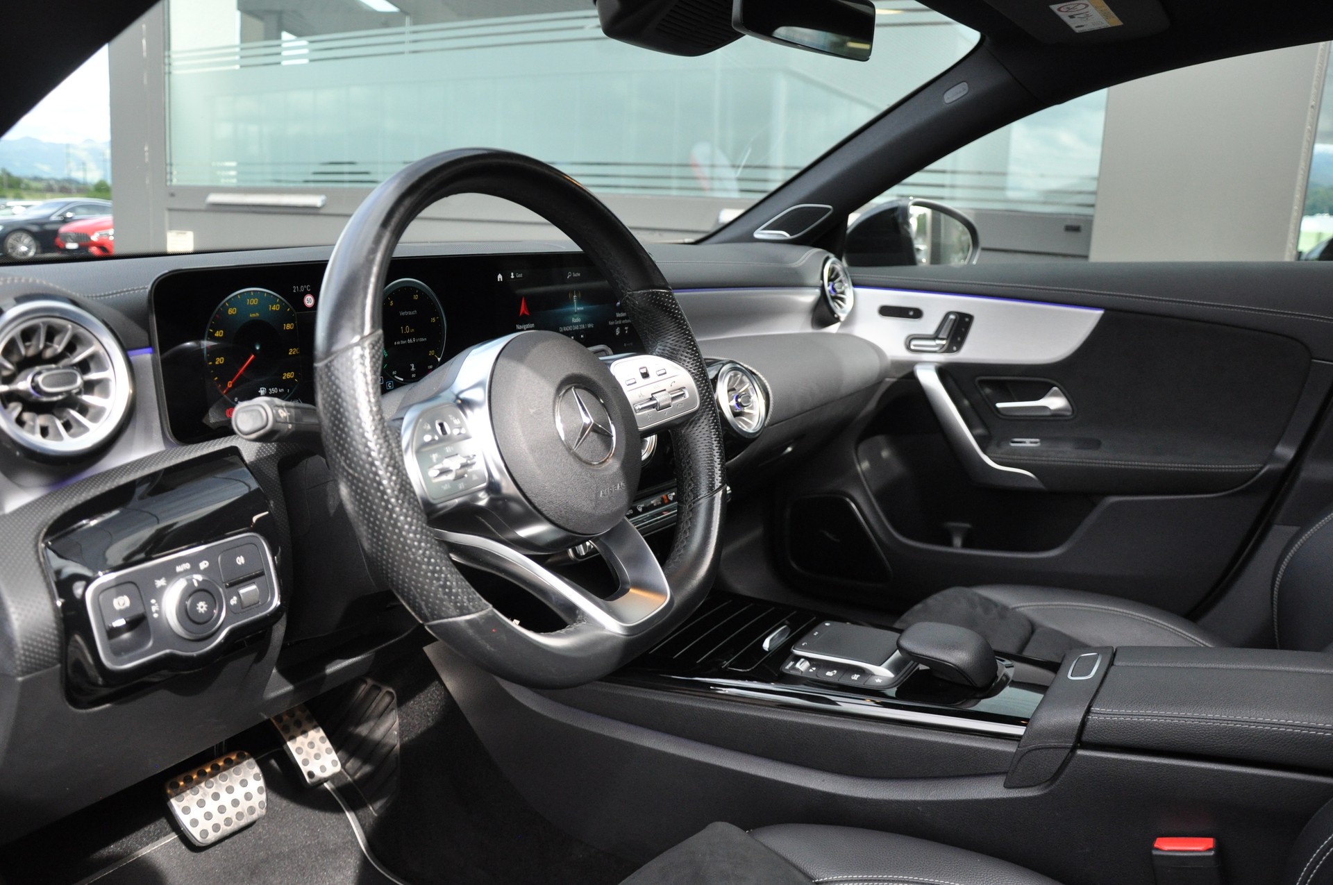 MERCEDES-BENZ CLA 250 4Matic AMG Line 7G-DCT-image-20