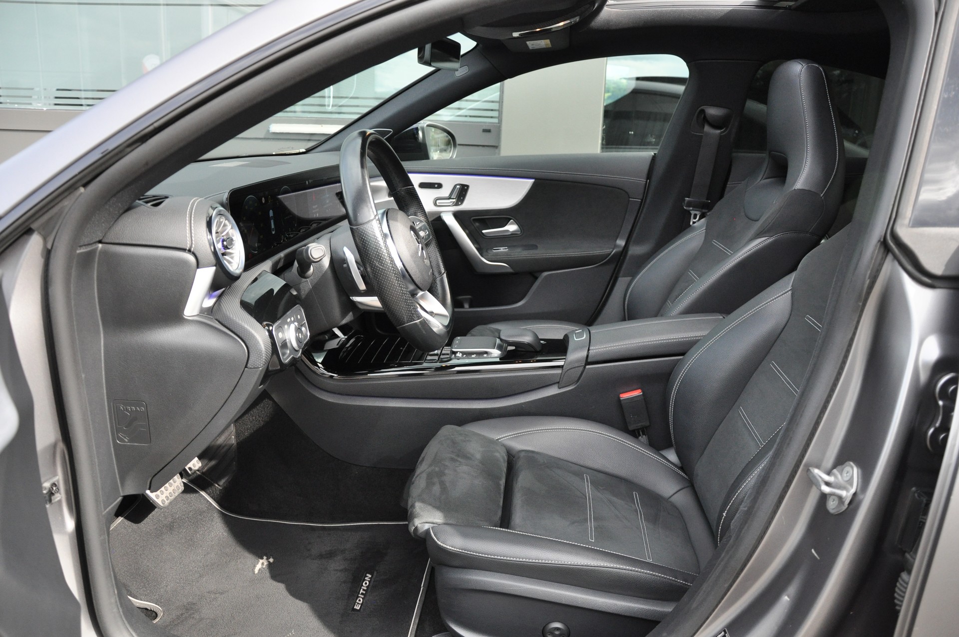 MERCEDES-BENZ CLA 250 4Matic AMG Line 7G-DCT-image-19