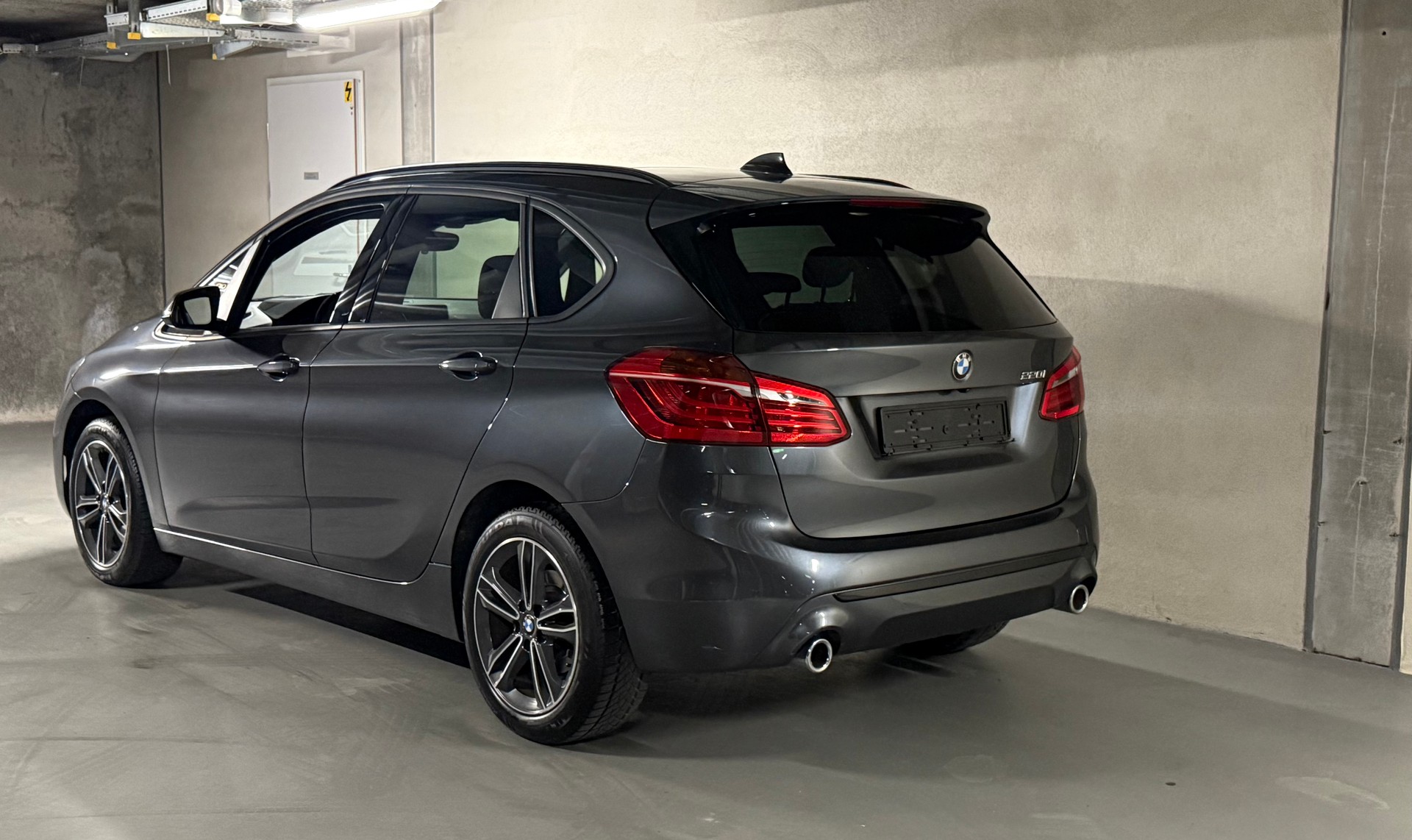 BMW 220i Active Tourer M Sport DKG-image-3