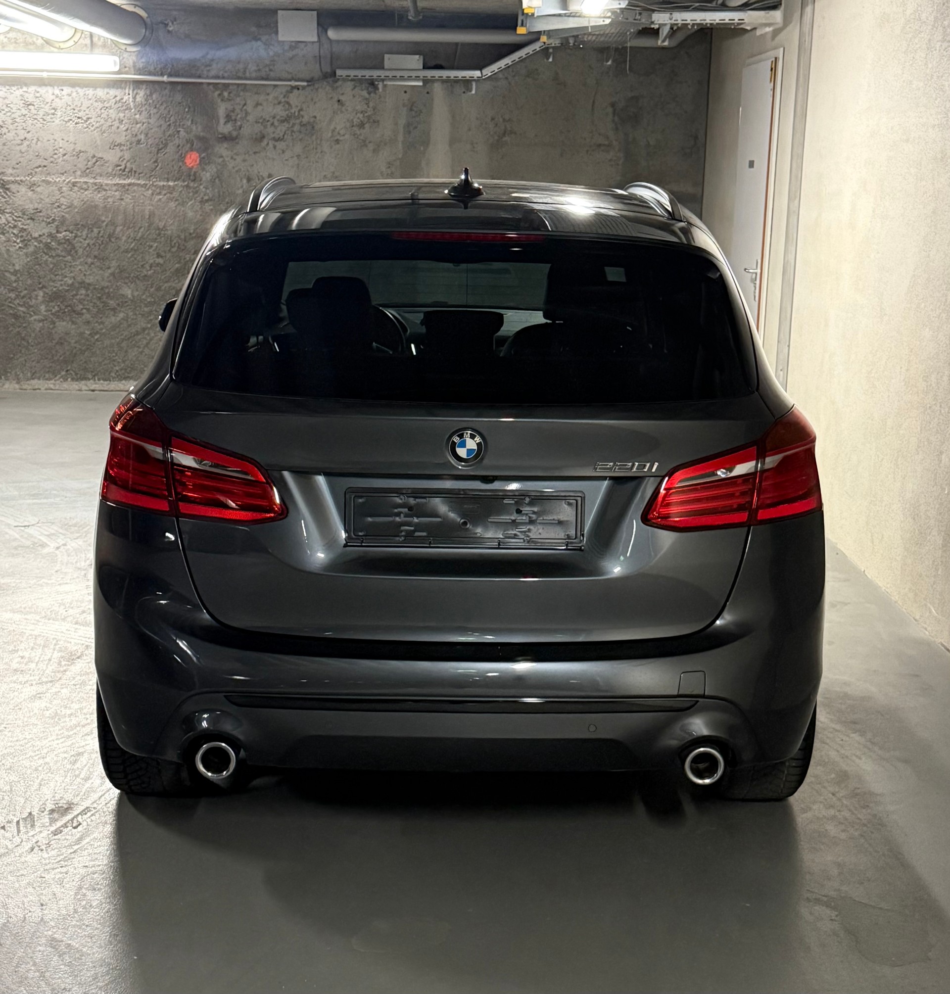 BMW 220i Active Tourer M Sport DKG-image-6