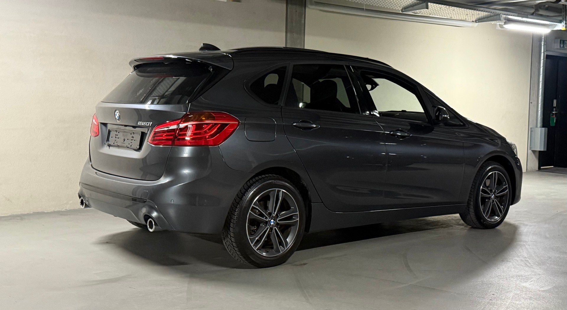 BMW 220i Active Tourer M Sport DKG-image-2