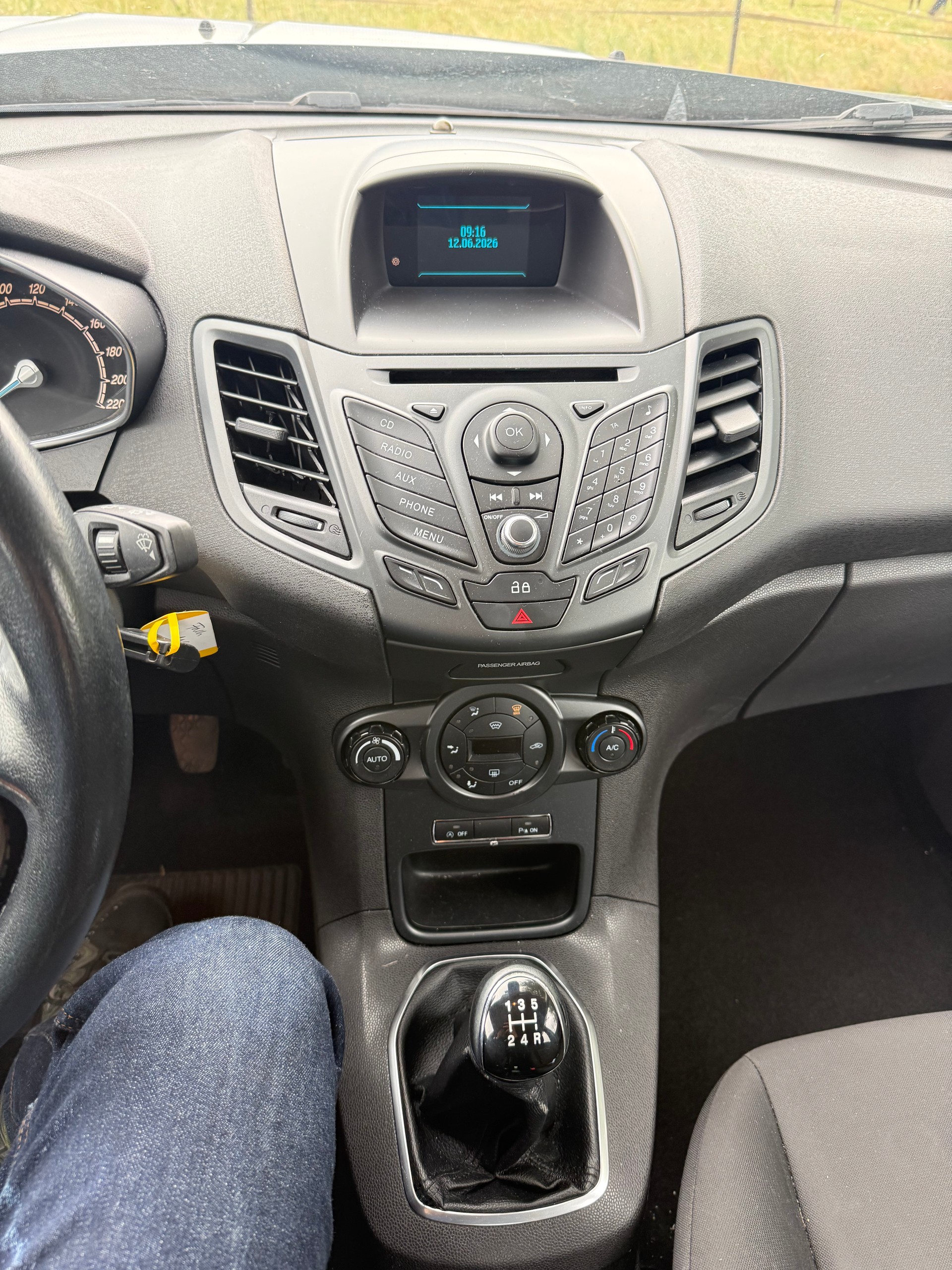 FORD Fiesta 1.6 TDCi Eco Trend-image-10