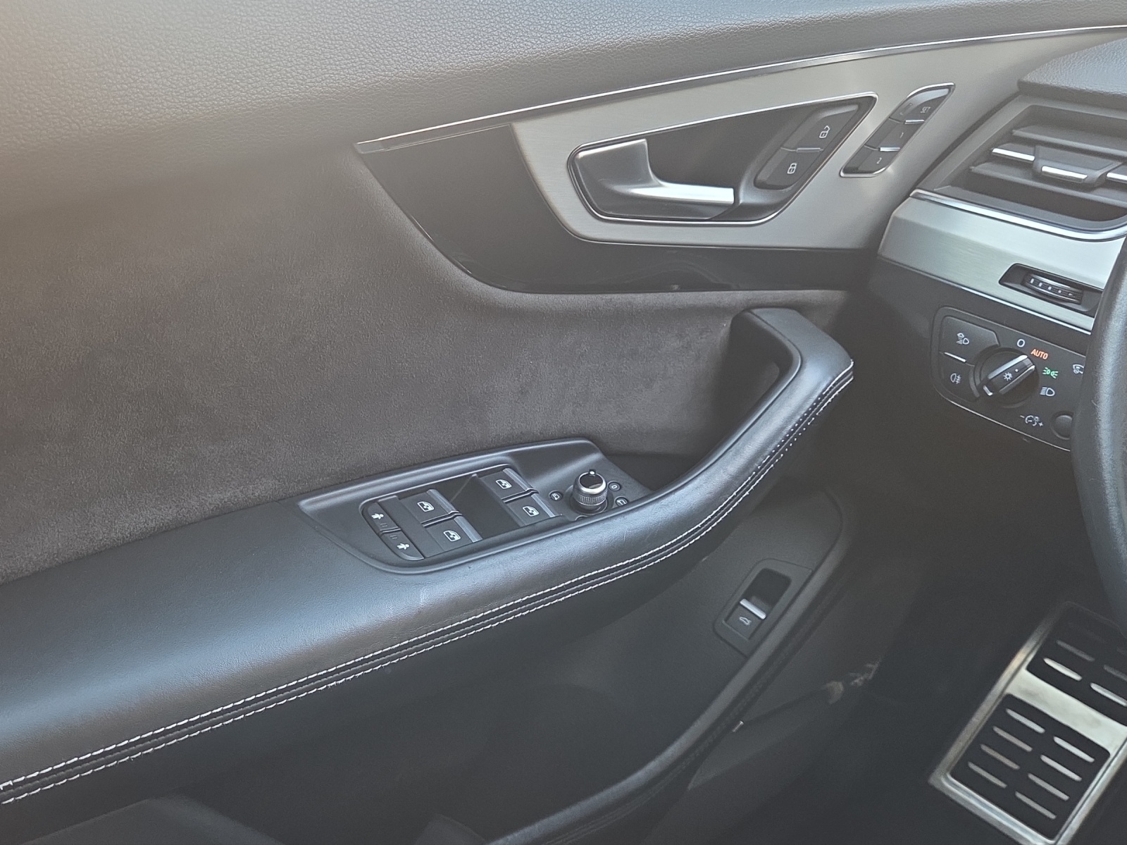 AUDI SQ7 4.0 TDI quattro tiptronic-image-15
