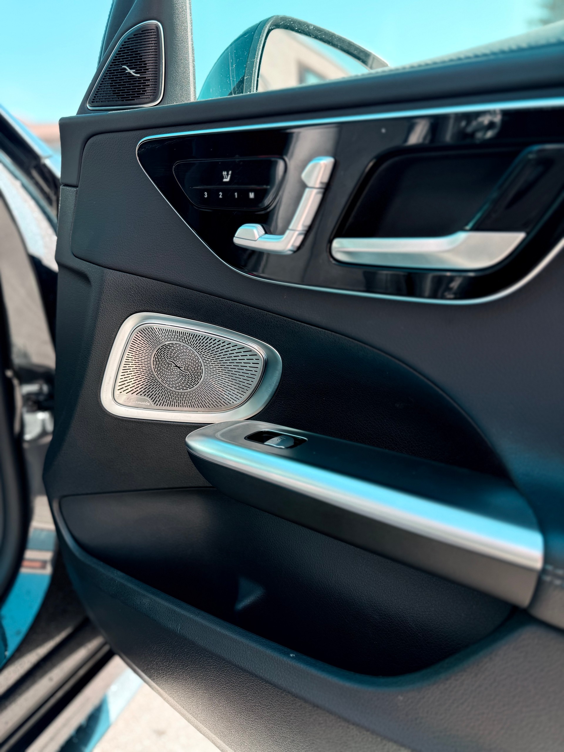 MERCEDES-BENZ C 200 AMG Line 4matic-image-3
