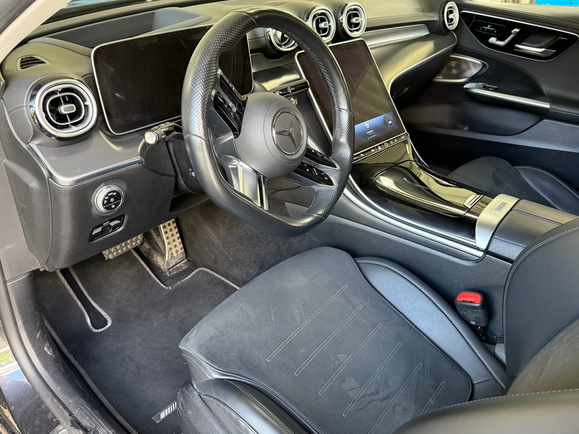 MERCEDES-BENZ C 200 AMG Line 4matic-image-5