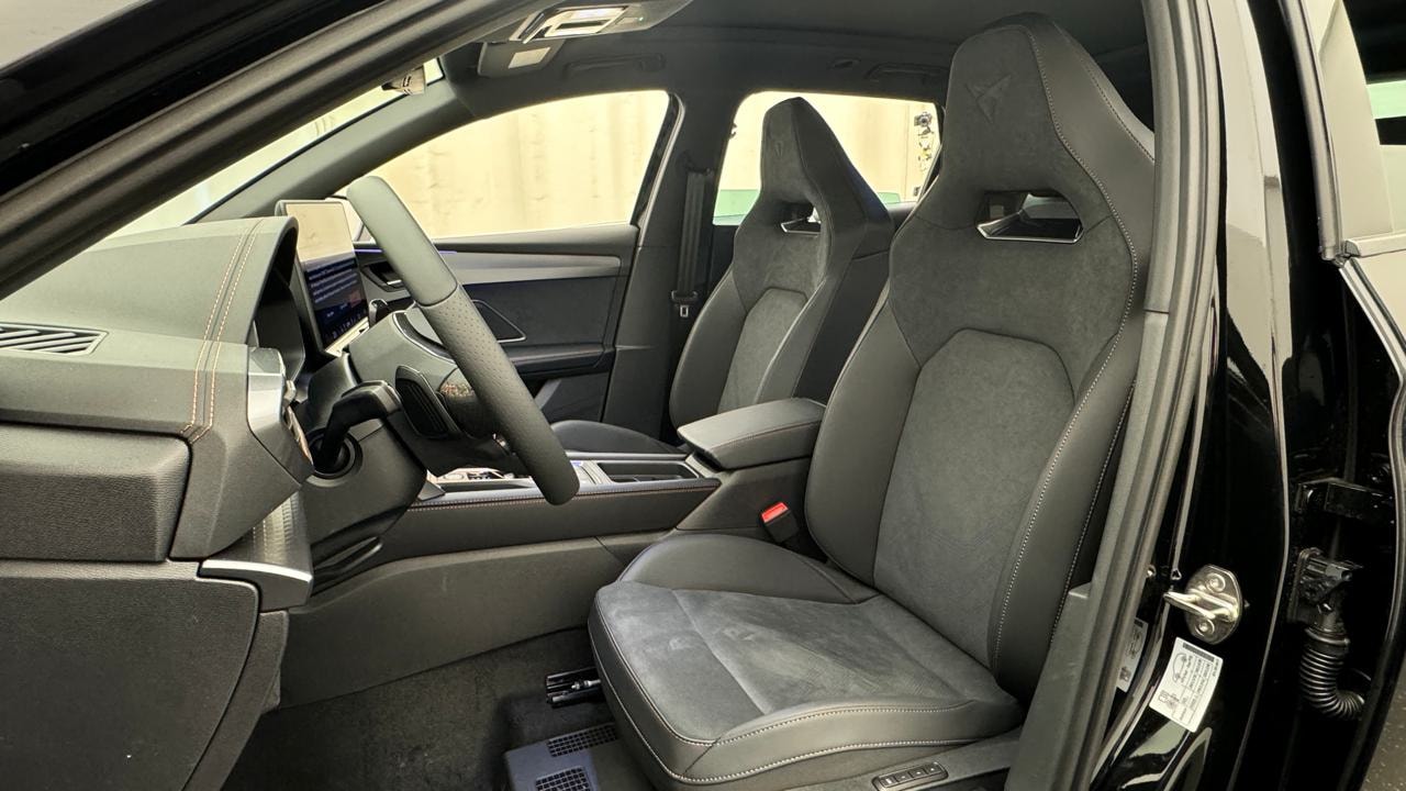 CUPRA LEON ST 2.0 TSI VZ Black Edition-image-4