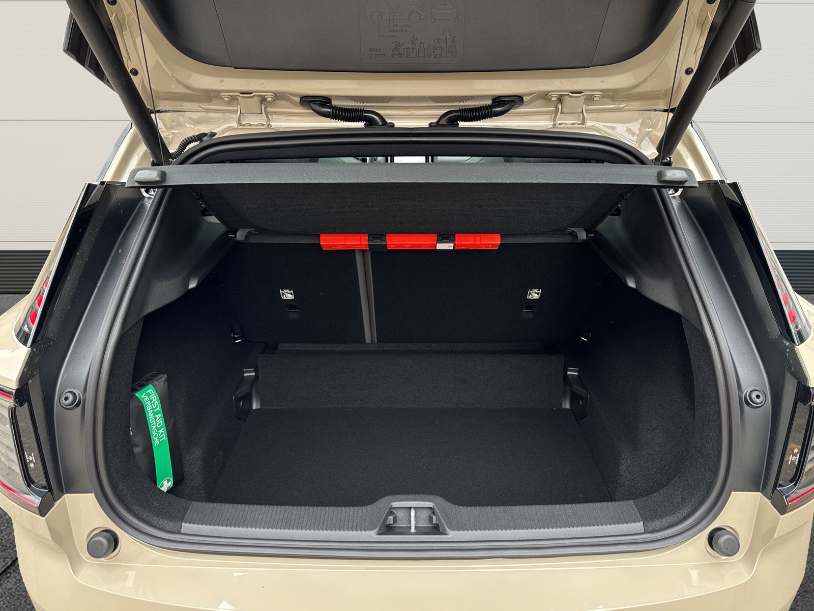 VOLVO EX30 E60 Twin Ultra Performance AWD-image-10