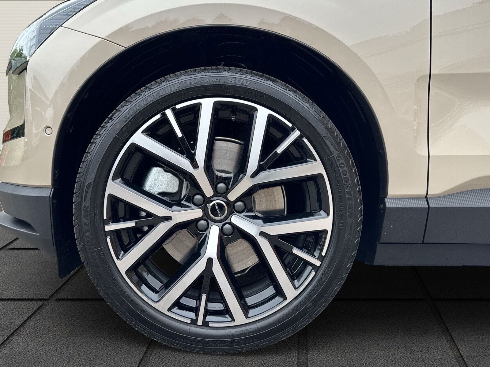 VOLVO EX30 E60 Twin Ultra Performance AWD-image-4
