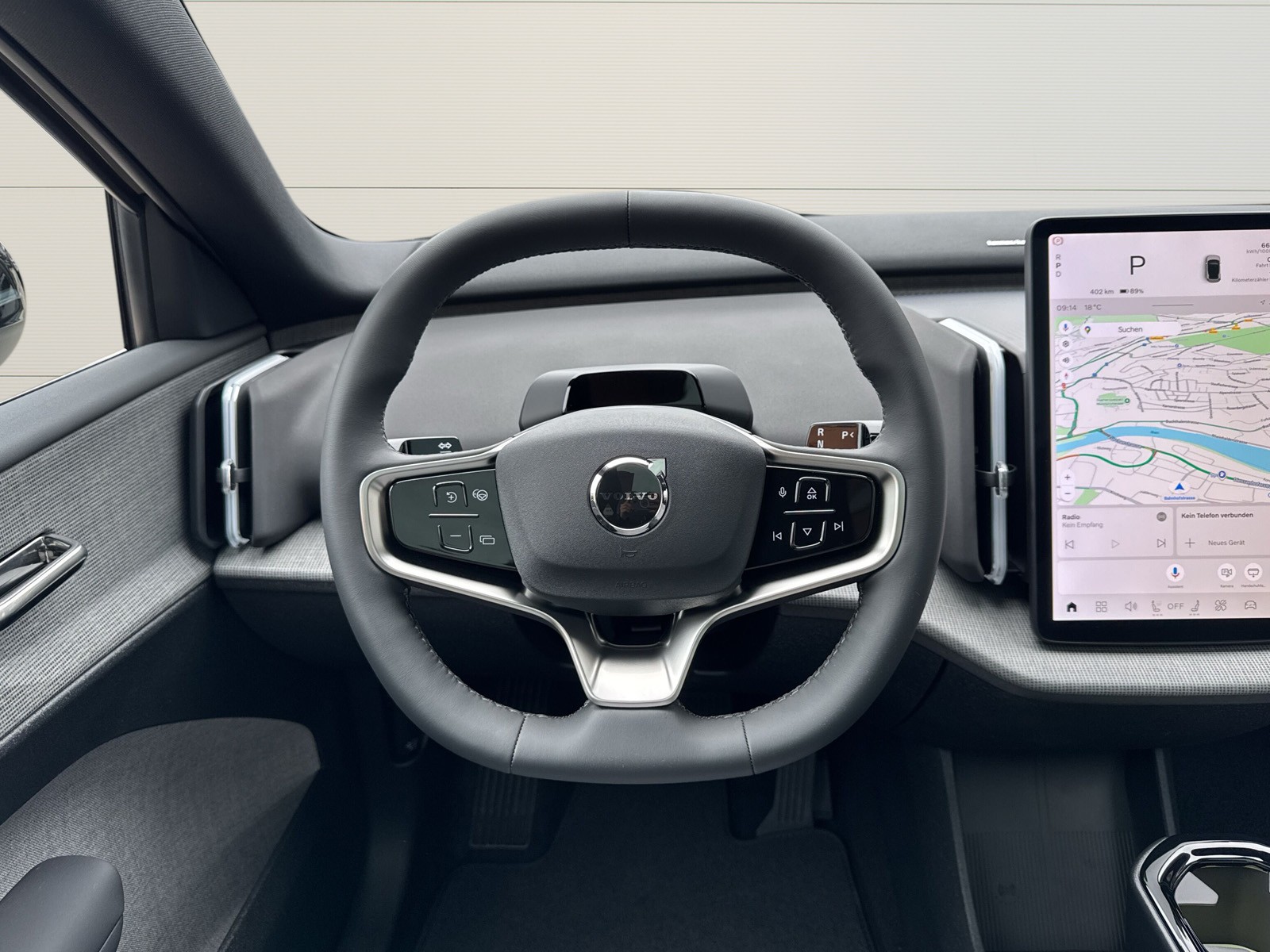 VOLVO EX30 E60 Twin Ultra Performance AWD-image-13
