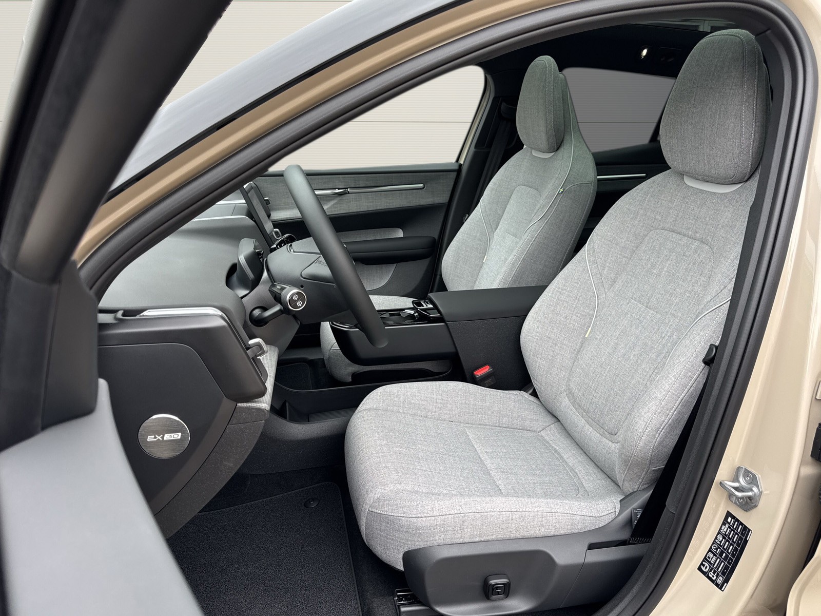 VOLVO EX30 E60 Twin Ultra Performance AWD-image-7