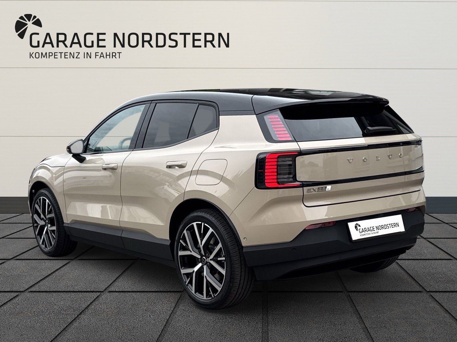VOLVO EX30 E60 Twin Ultra Performance AWD-image-2