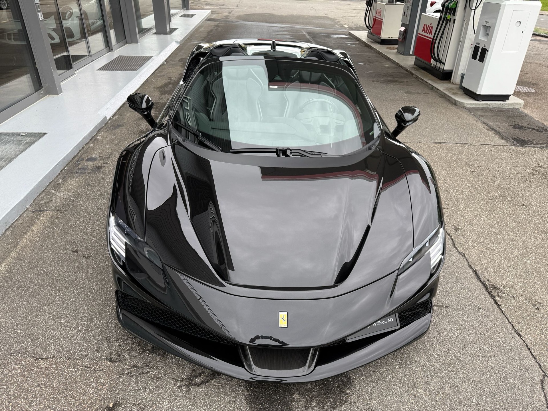 FERRARI SF90 Spider-image-3