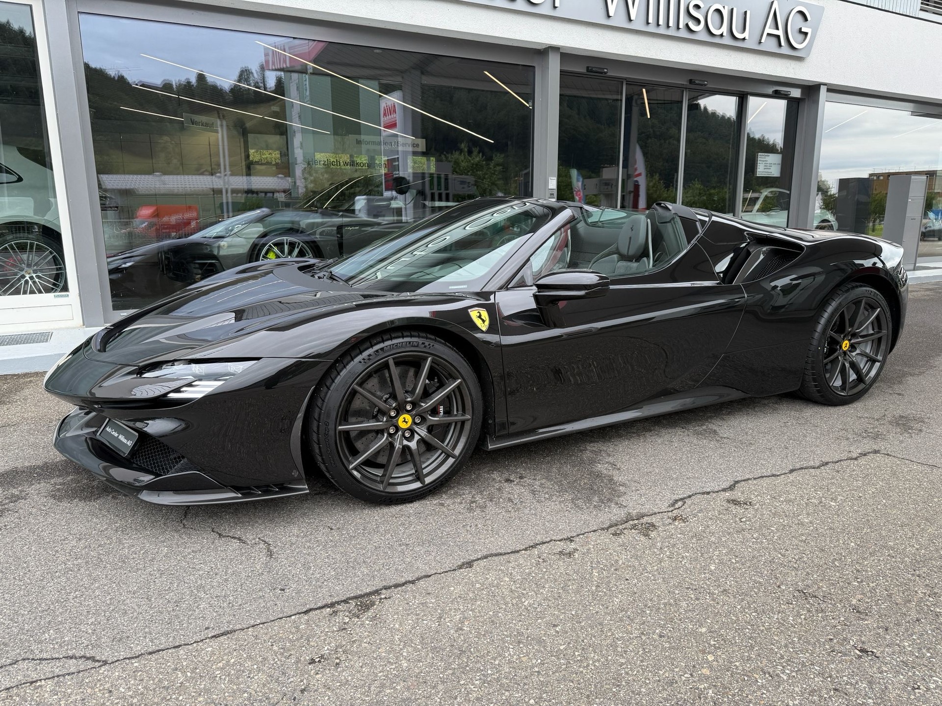 FERRARI SF90 Spider-image-7
