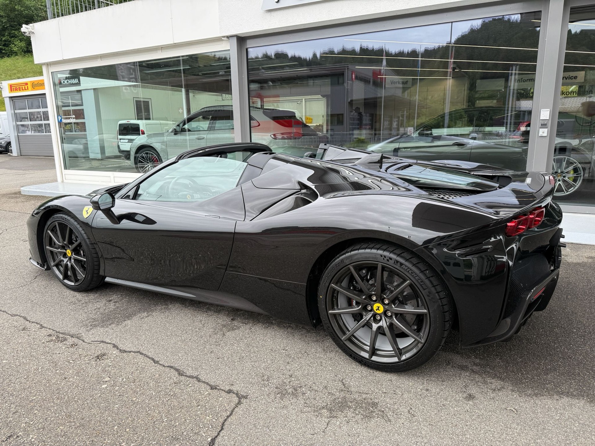 FERRARI SF90 Spider-image-8