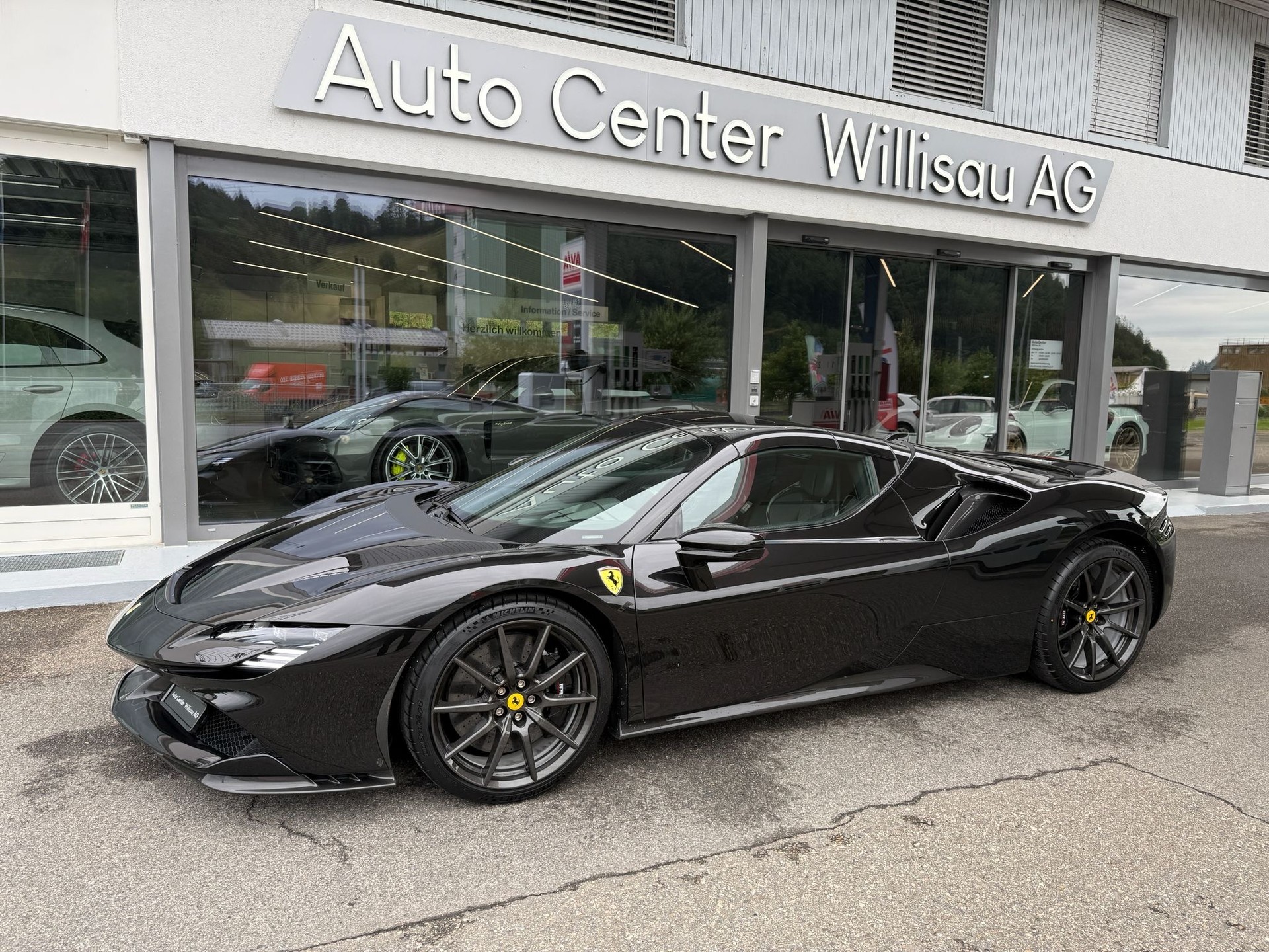 FERRARI SF90 Spider-image-4