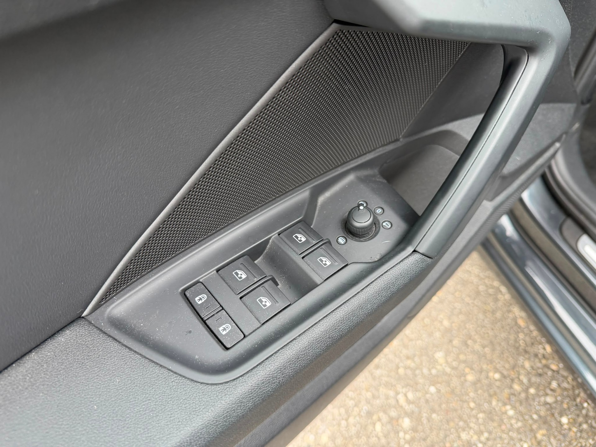 AUDI A3 Sportback 35 TFSI advanced S-tronic-image-12