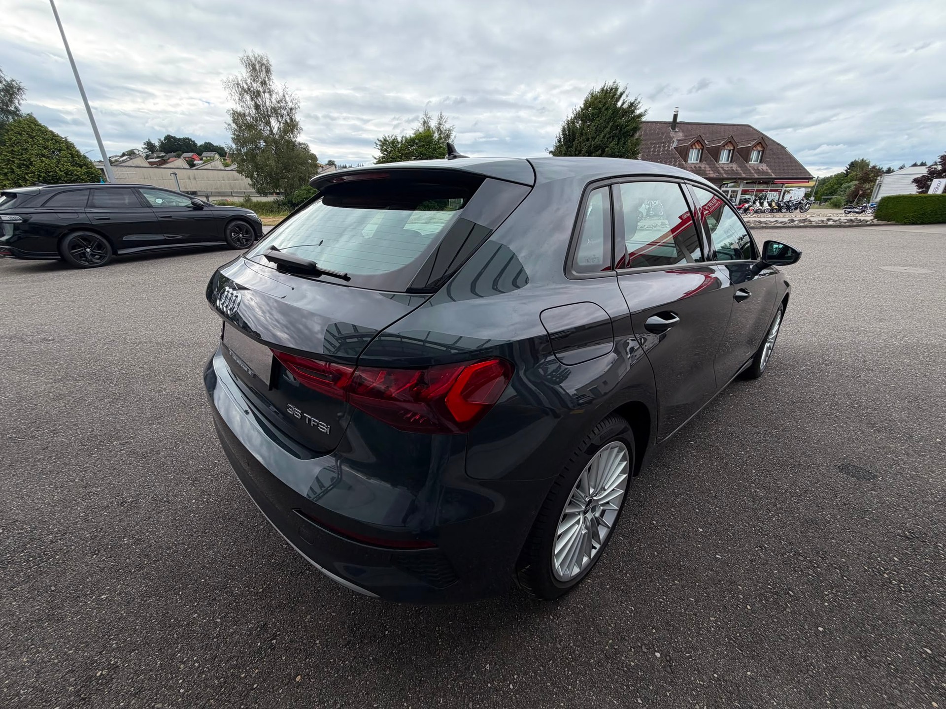 AUDI A3 Sportback 35 TFSI advanced S-tronic-image-4