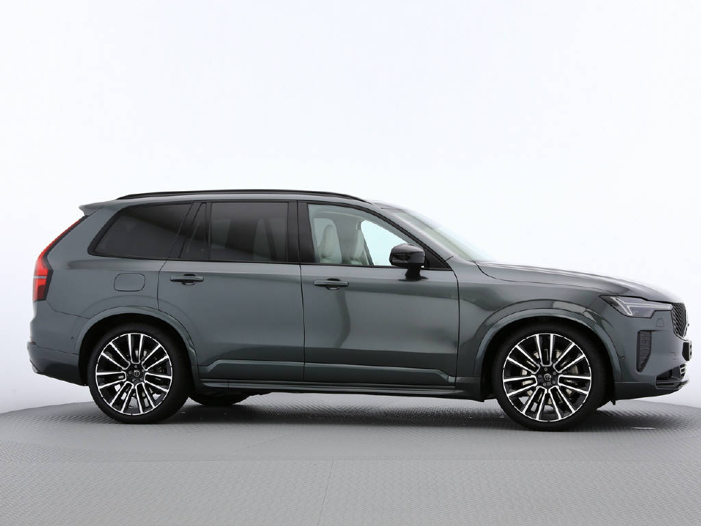 VOLVO XC90 2.0 TE T8 XCLUSIVE Ultra Dark eAWD-image-17