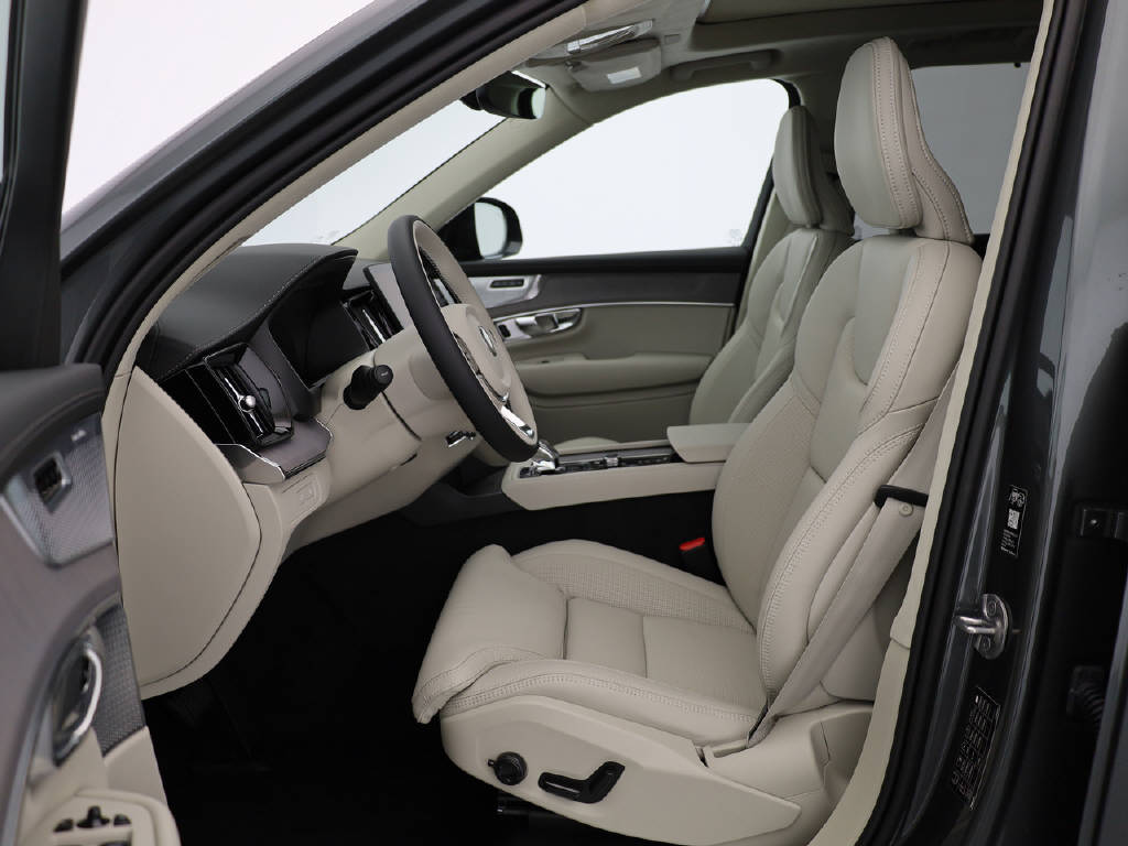 VOLVO XC90 2.0 TE T8 XCLUSIVE Ultra Dark eAWD-image-1