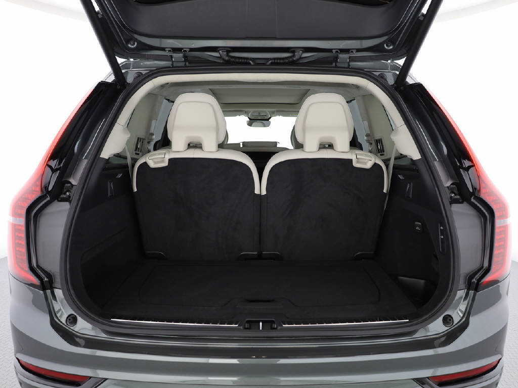 VOLVO XC90 2.0 TE T8 XCLUSIVE Ultra Dark eAWD-image-29