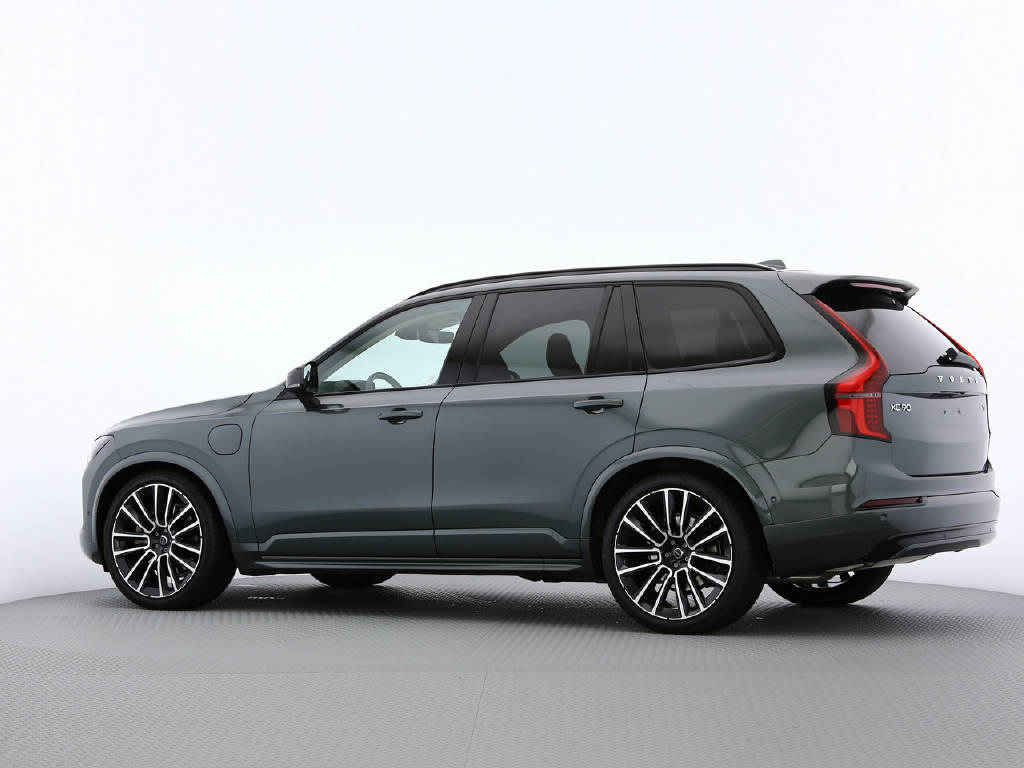 VOLVO XC90 2.0 TE T8 XCLUSIVE Ultra Dark eAWD-image-16