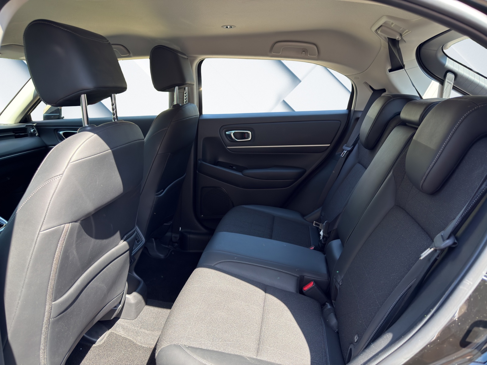 HONDA HR-V 1.5 i-MMD Advance-image-9