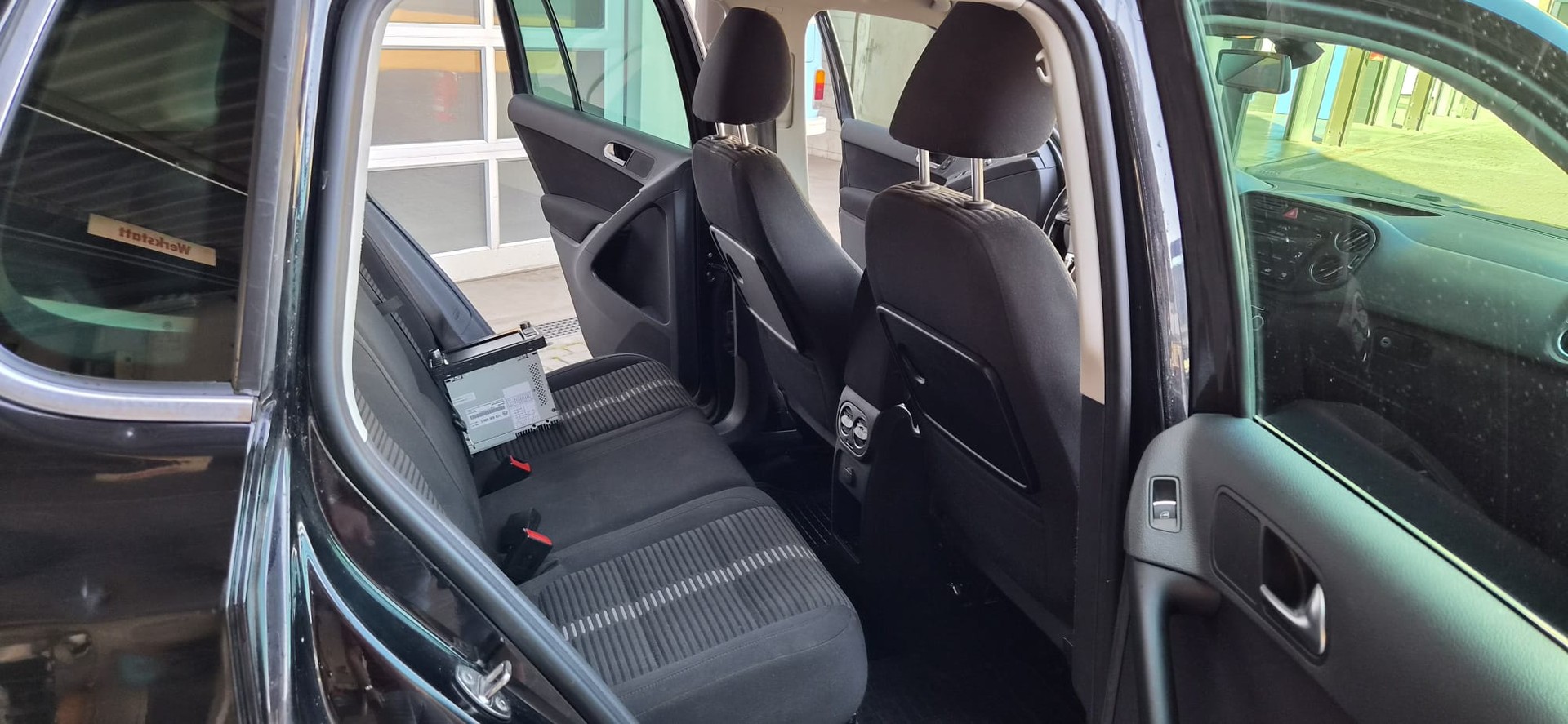 VW Tiguan 2.0 TSI Sport&Style-image-8