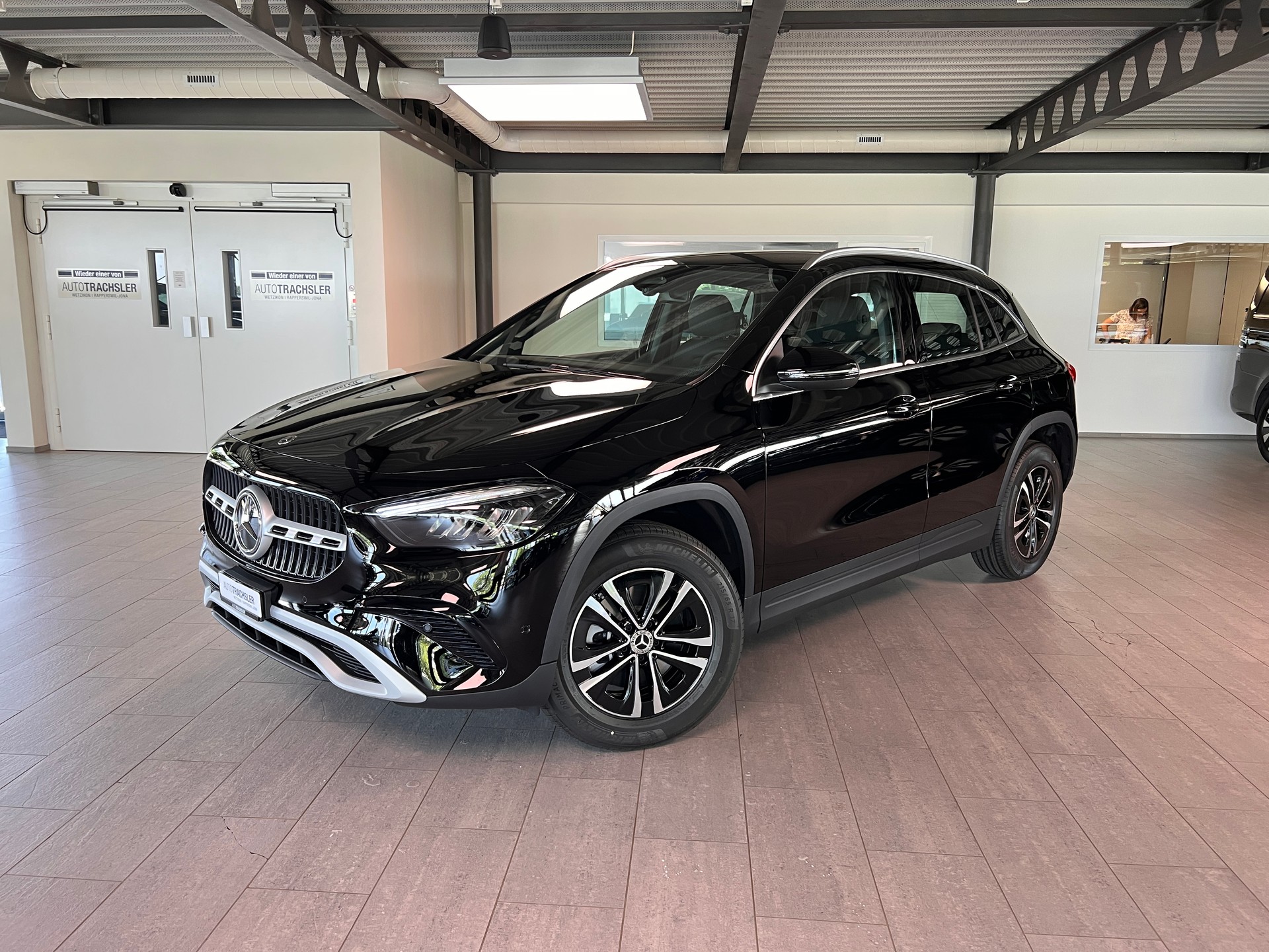 MERCEDES-BENZ GLA 250 e EQ Star 8G-DCT-image-0
