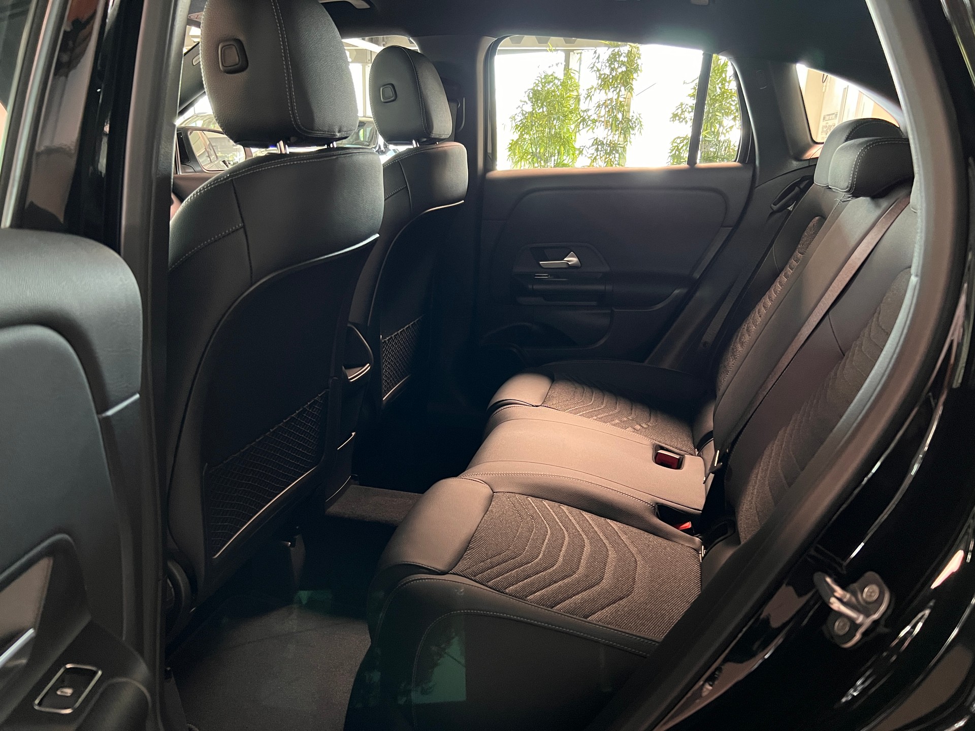 MERCEDES-BENZ GLA 250 e EQ Star 8G-DCT-image-8