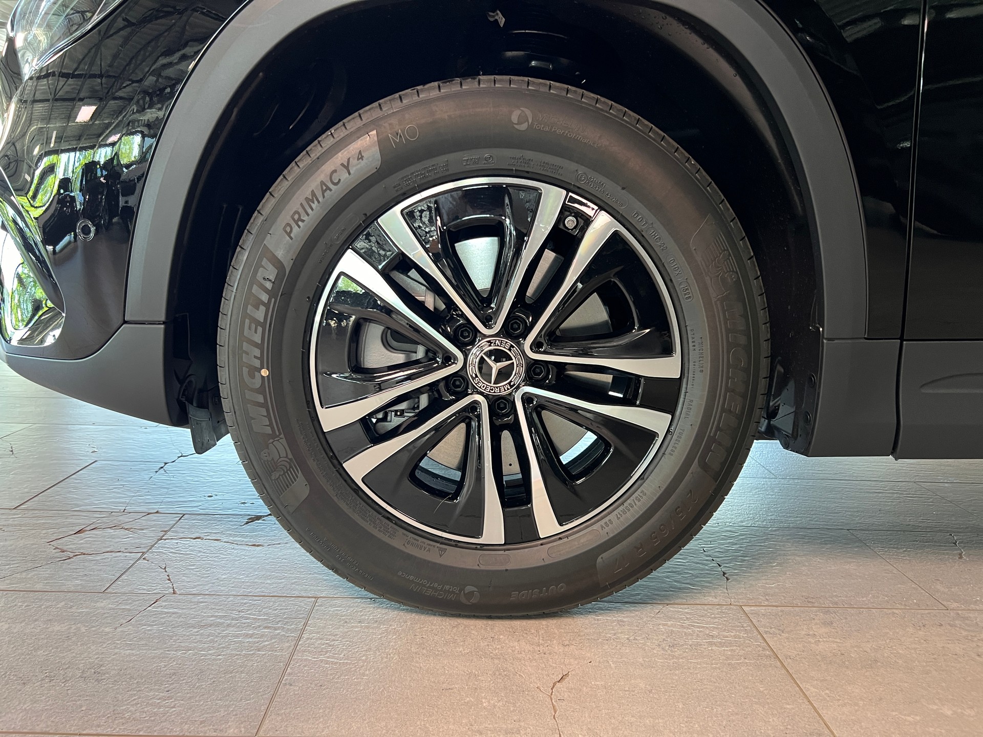 MERCEDES-BENZ GLA 250 e EQ Star 8G-DCT-image-5