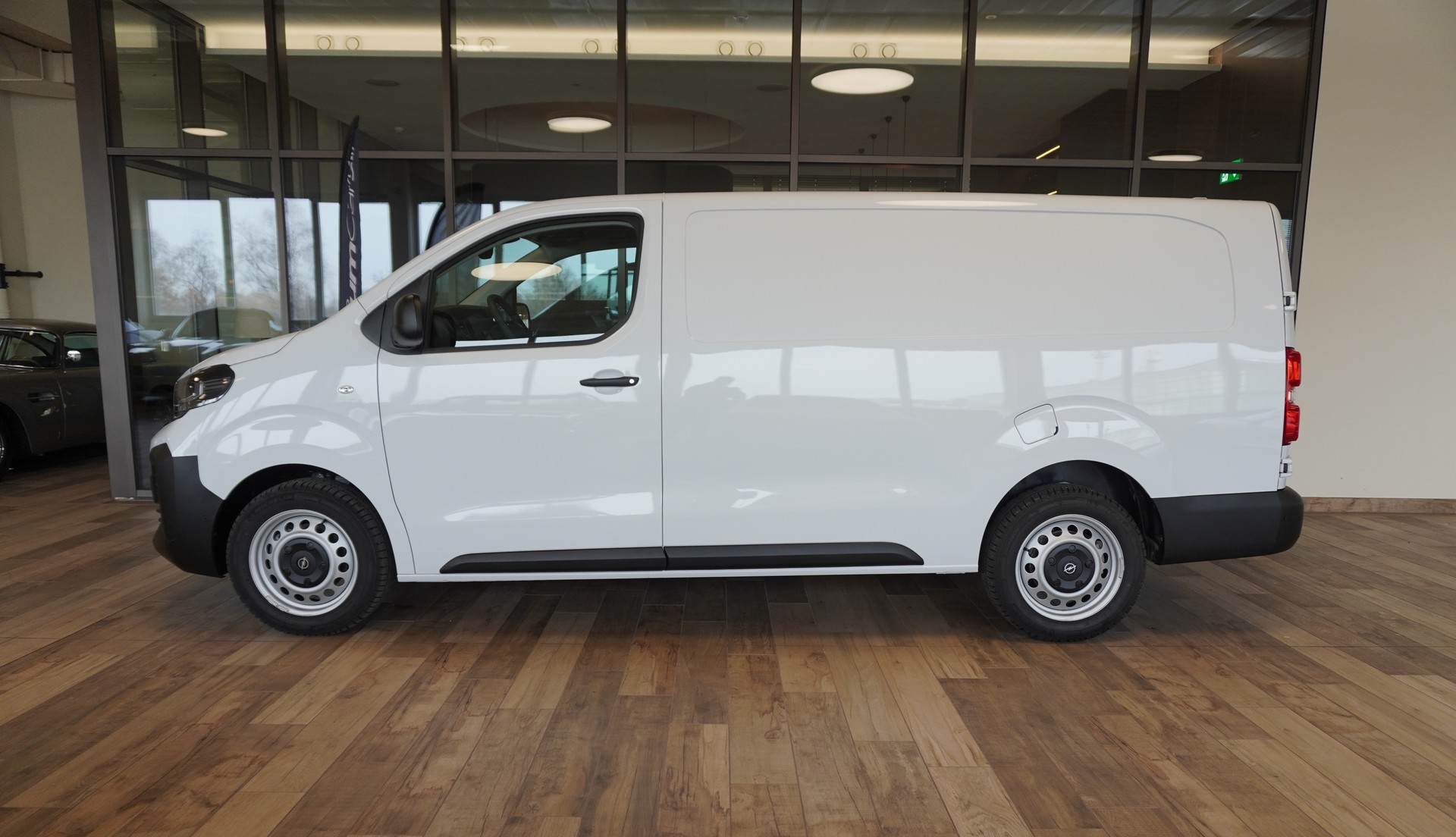 OPEL Vivaro Cargo 2.0 D s/s M-image-6