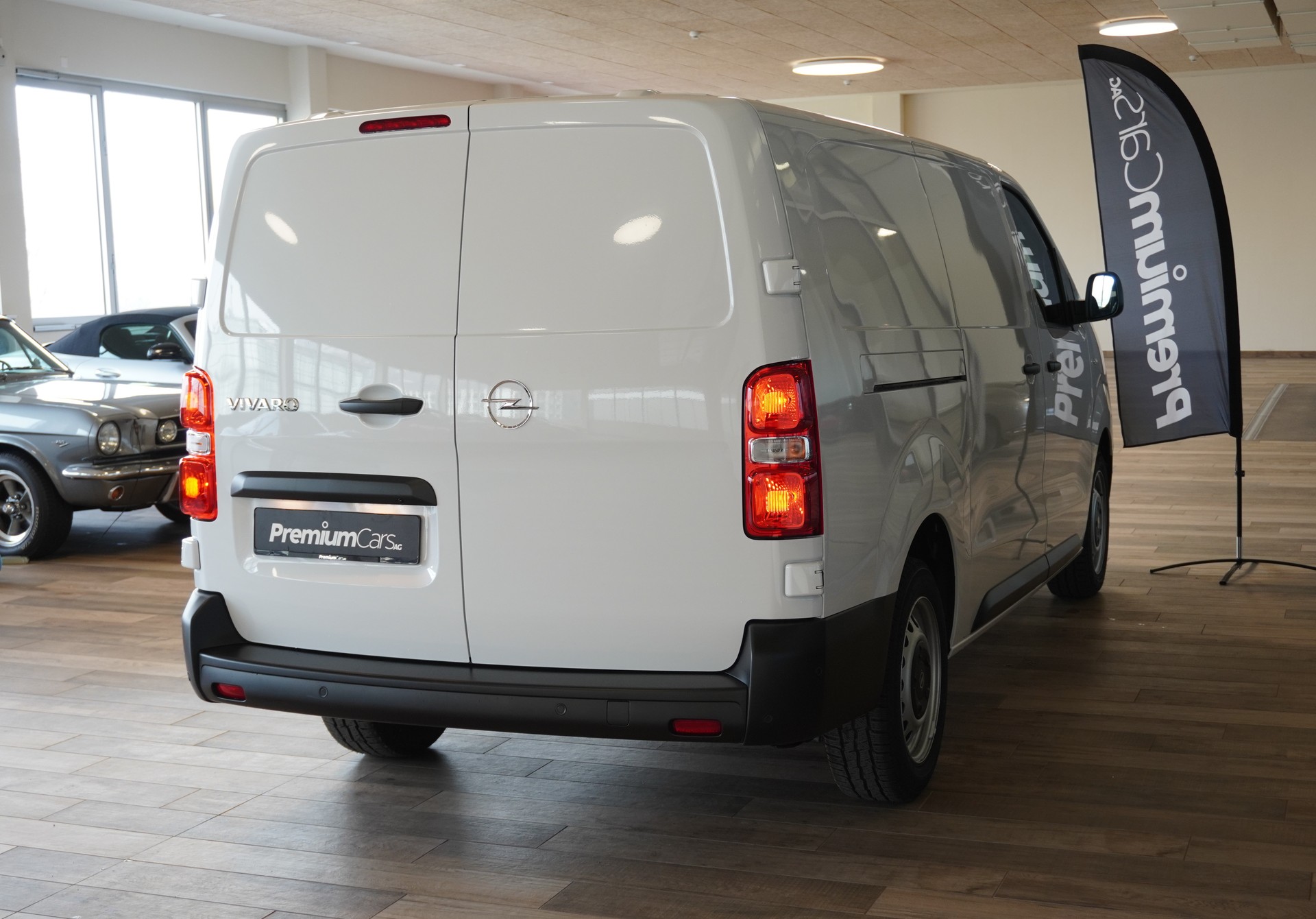 OPEL Vivaro Cargo 2.0 D s/s M-showroom-element-3