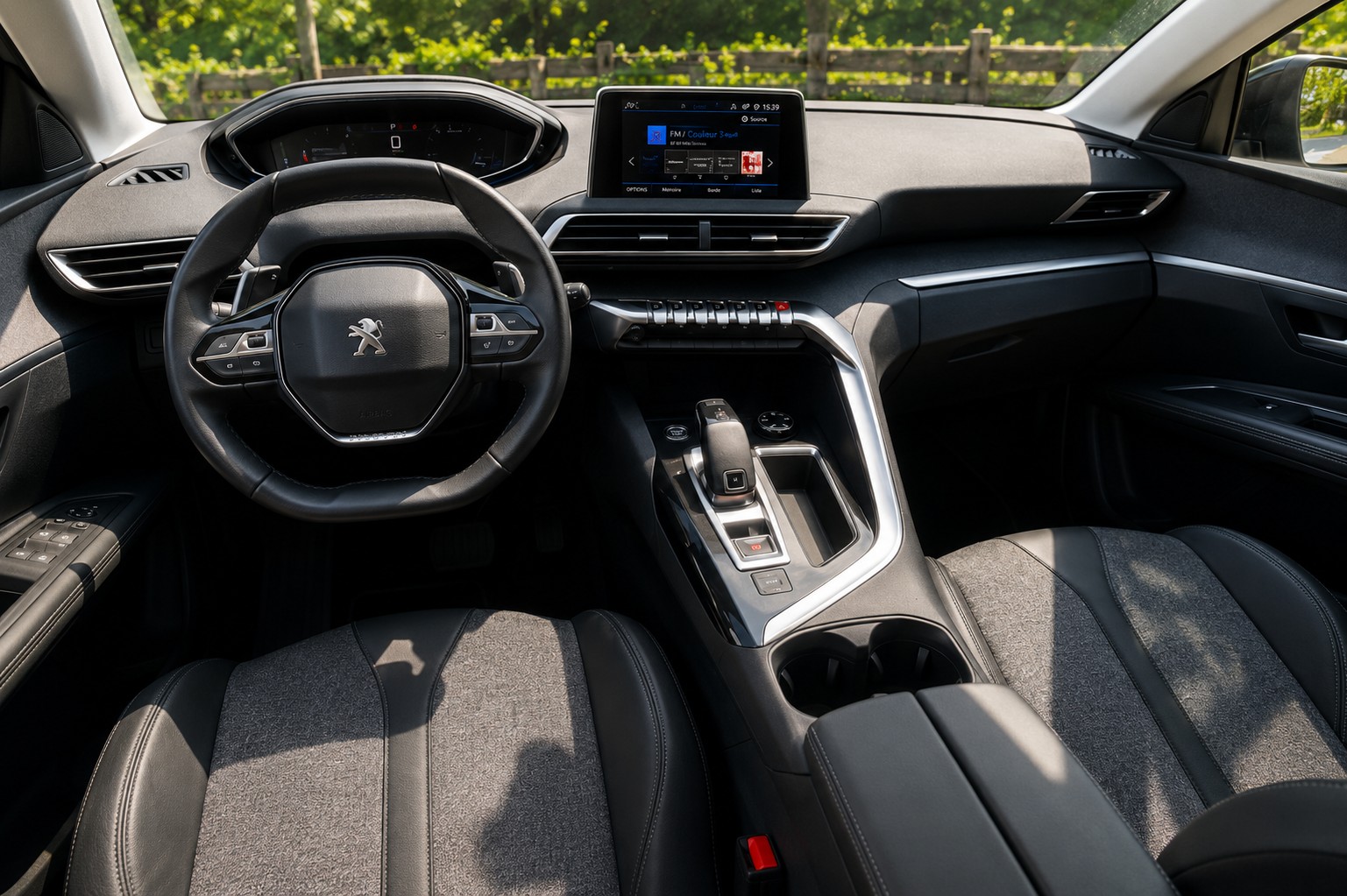 PEUGEOT 1.2 PureTech Allure-image-3
