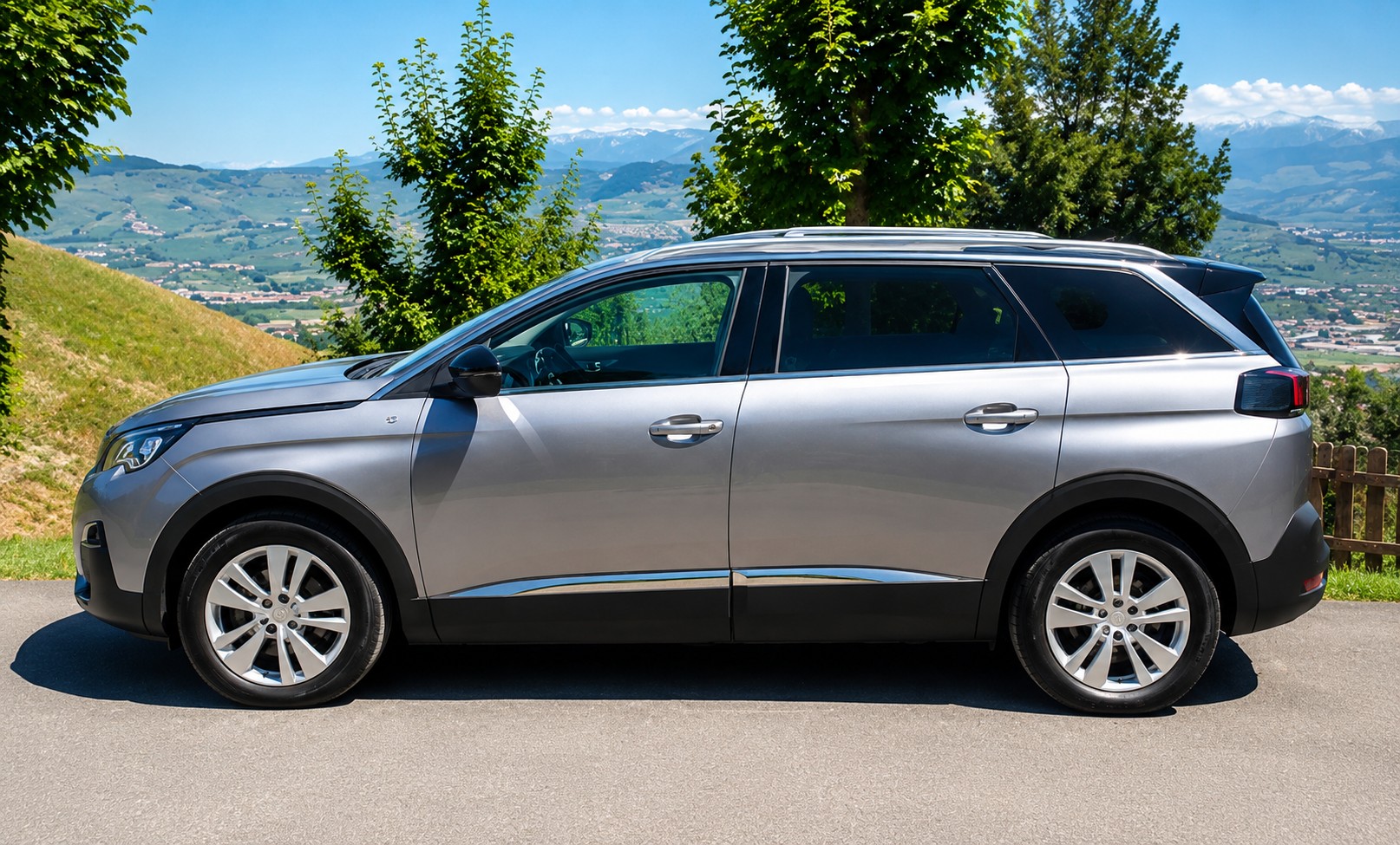 PEUGEOT 1.2 PureTech Allure-image-1