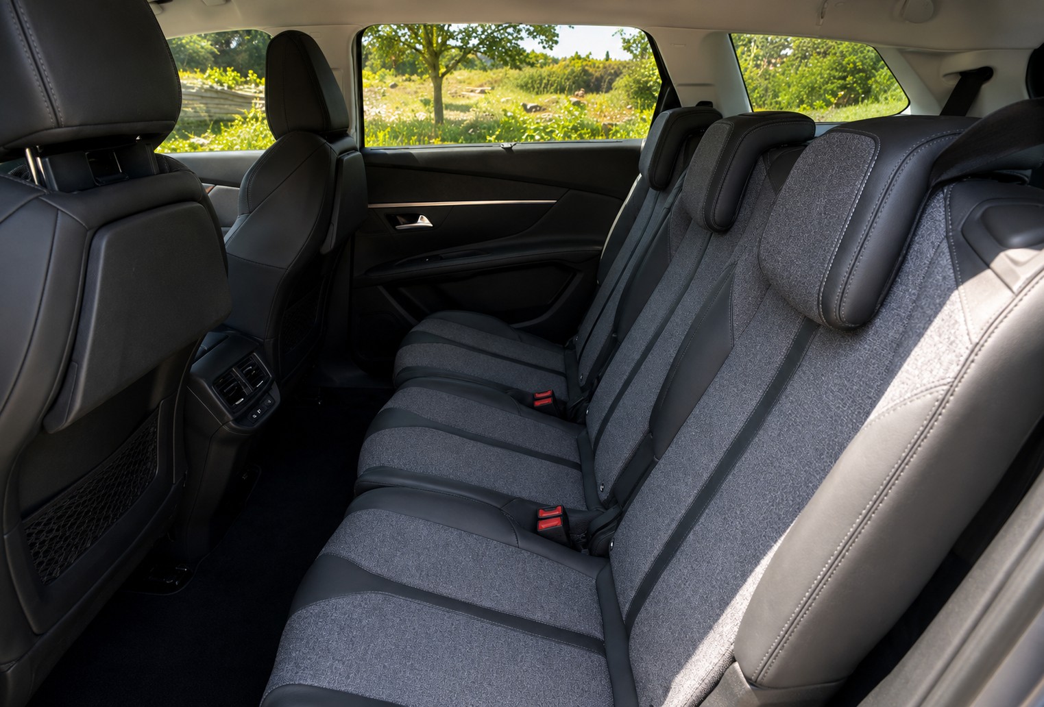 PEUGEOT 1.2 PureTech Allure-image-2