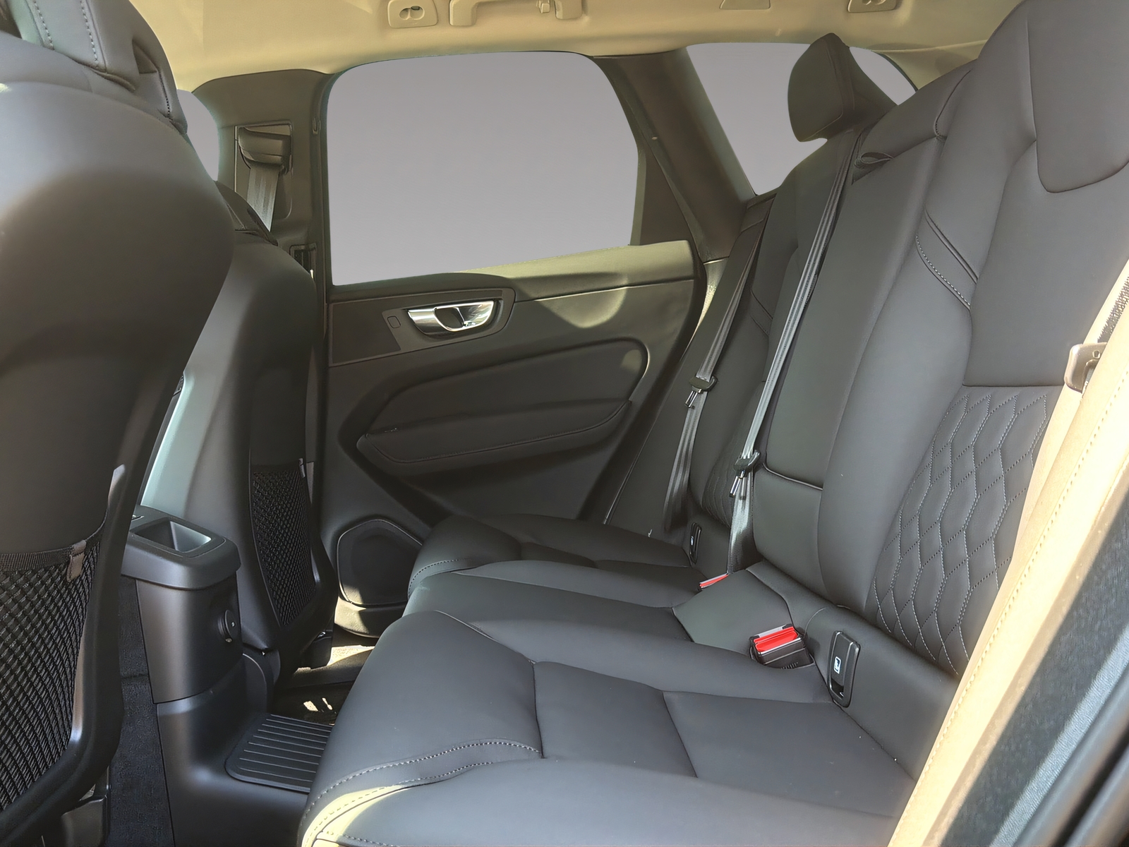 VOLVO XC60 2.0 T6 TE Core eAWD-image-17