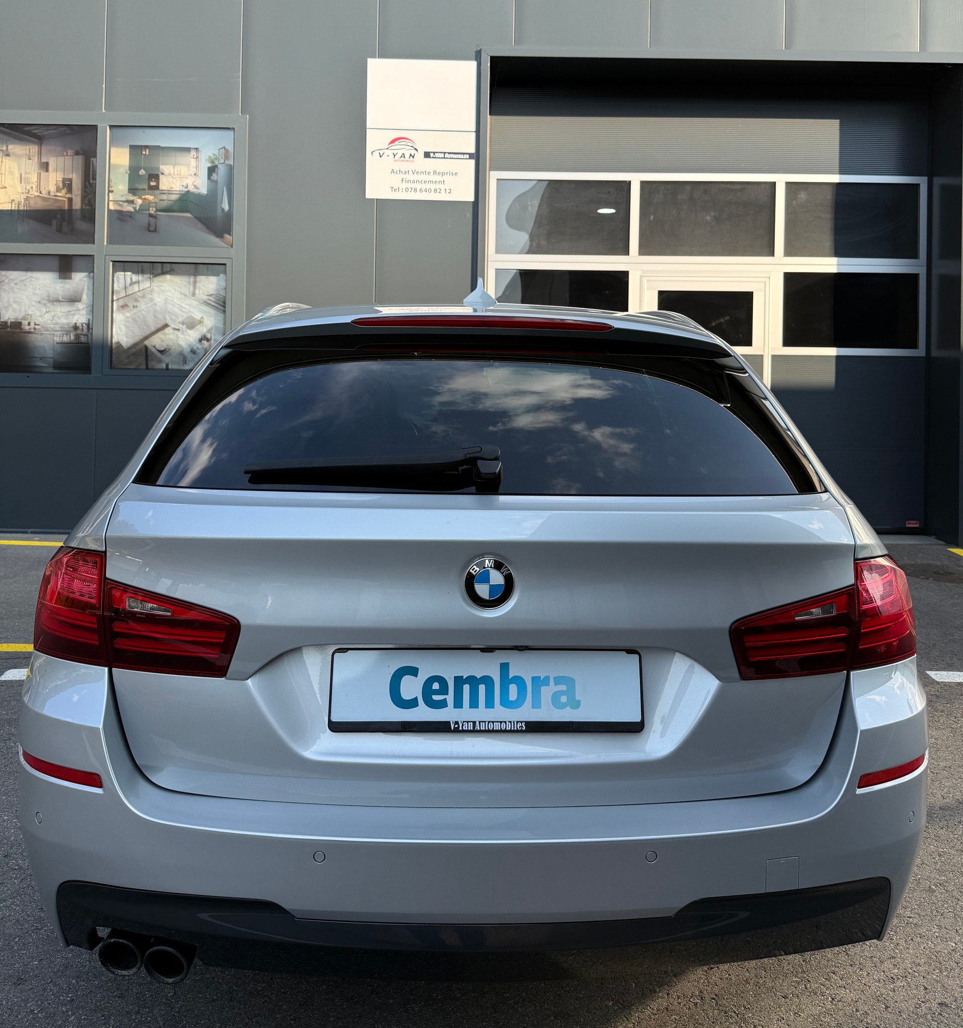 BMW 530d xDrive Touring Pack-M Steptronic-image-4