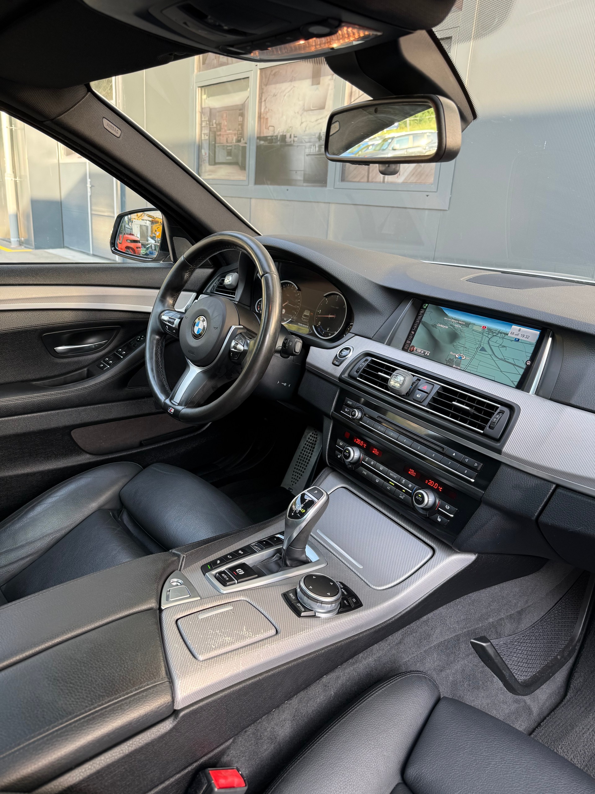 BMW 530d xDrive Touring Pack-M Steptronic-image-11